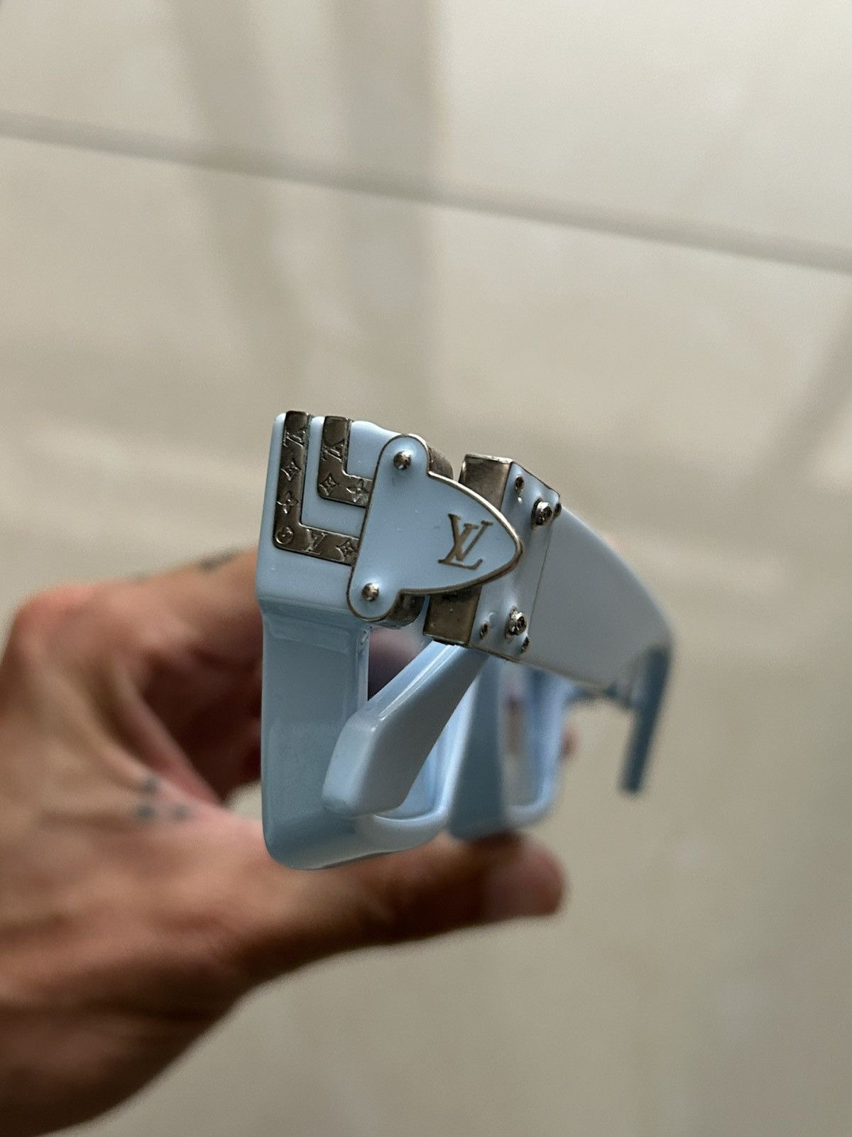 Louis Vuitton Louis Vuitton Baby Blue Millionaires Size ONE SIZE - 4 Thumbnail