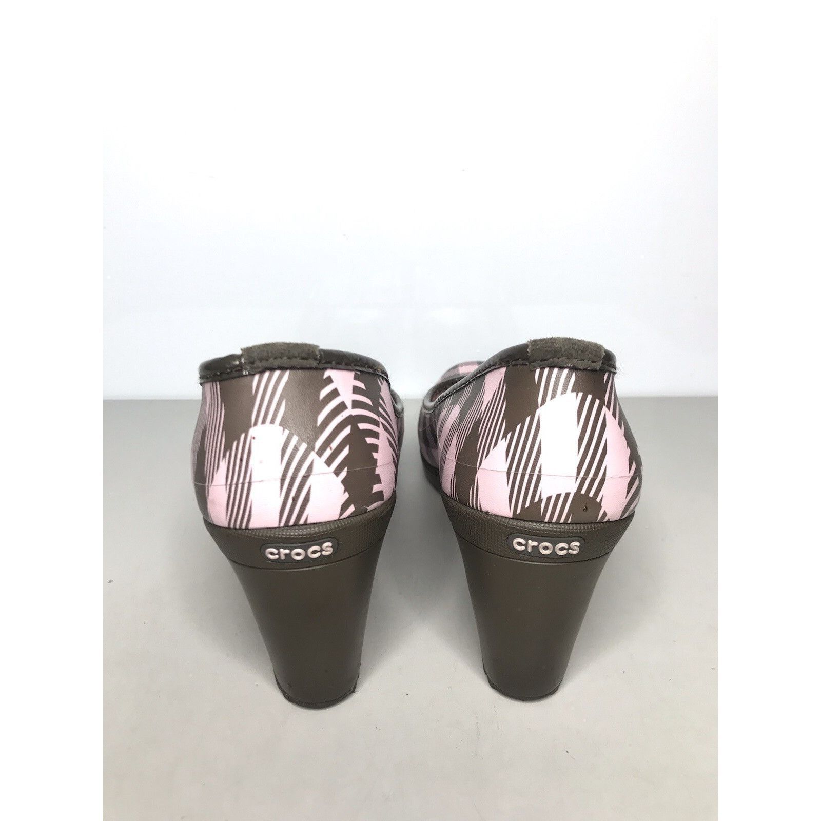 Crocs Crocs Pink Brown Plaid Rubber SlipOn Pump Casual Wedge Shoes Size US 9 / IT 39 - 4 Thumbnail