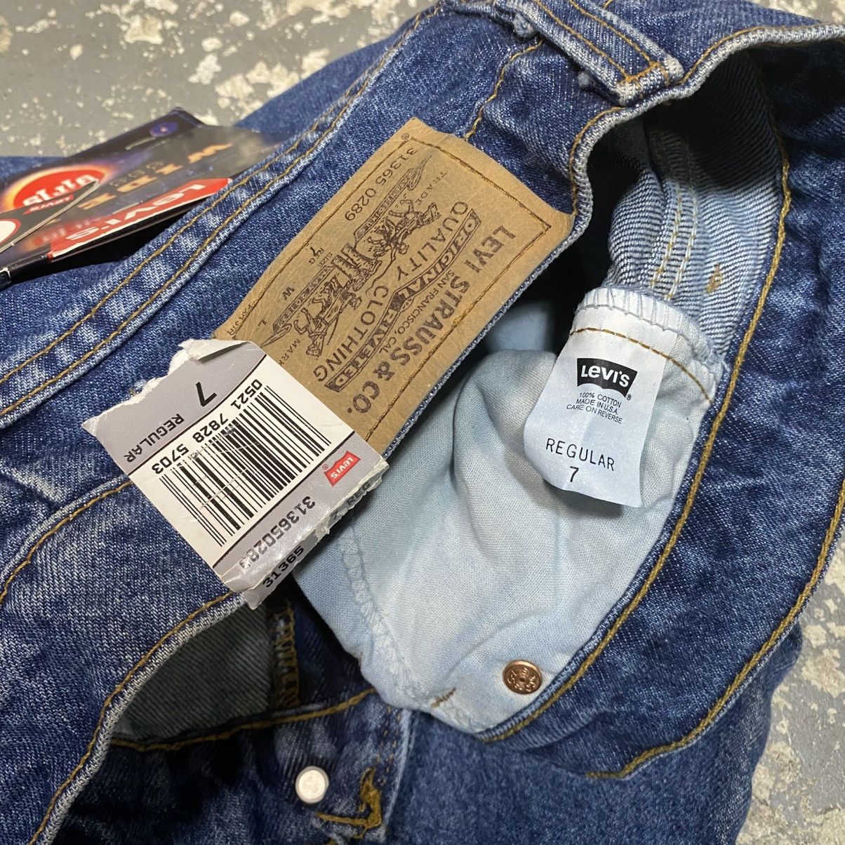 Levi's × Vintage Vintage Girls Levi’s 565 Wide Leg Blue Denim Jeans USA NWT Size US 26 / EU 42 - 6 Thumbnail
