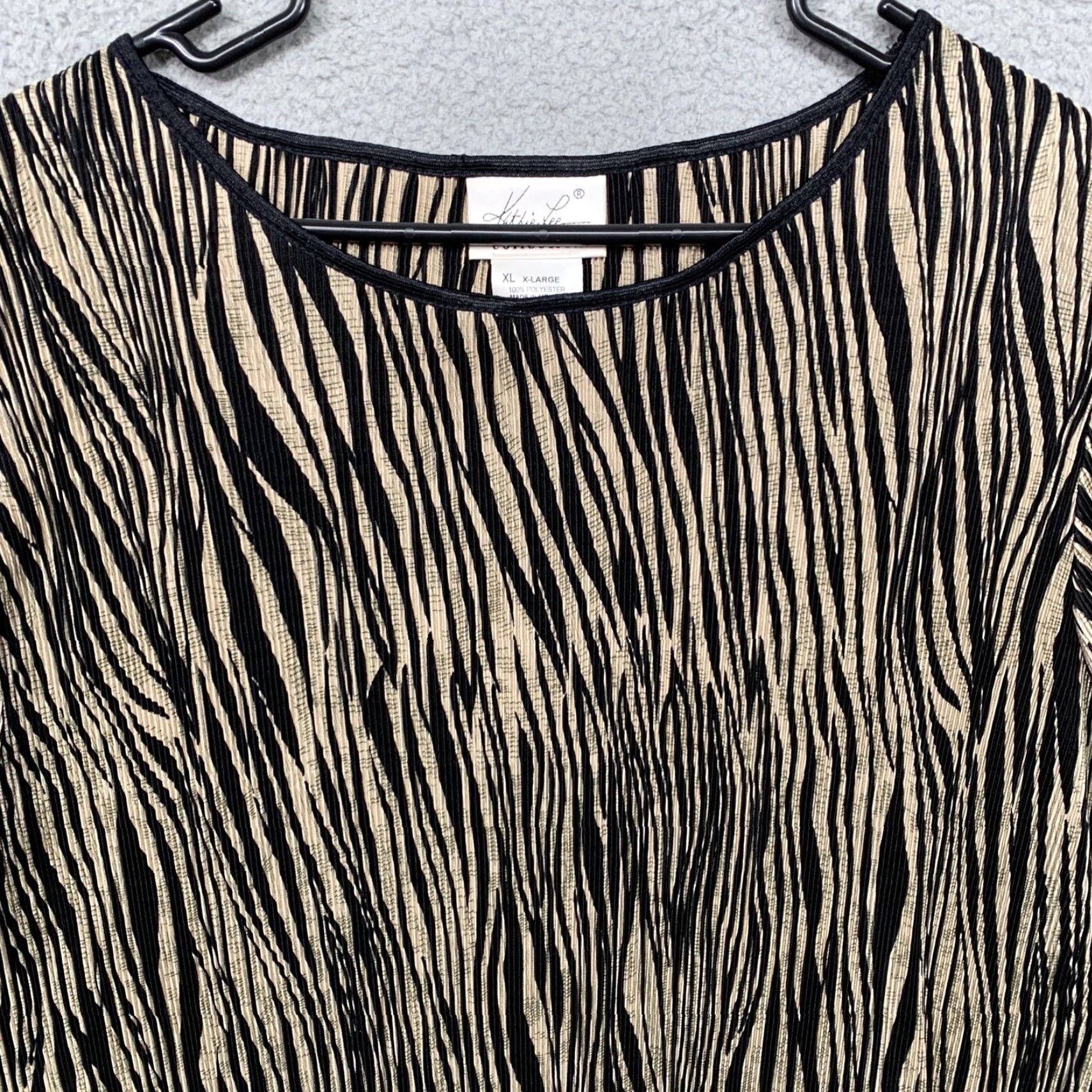 Lee KATHIE LEE Pullover Top Woman's XL Black Tan Textured Soft Stretch Short Sleeve Size XL / US 12-14 / IT 48-50 - 2 Thumbnail