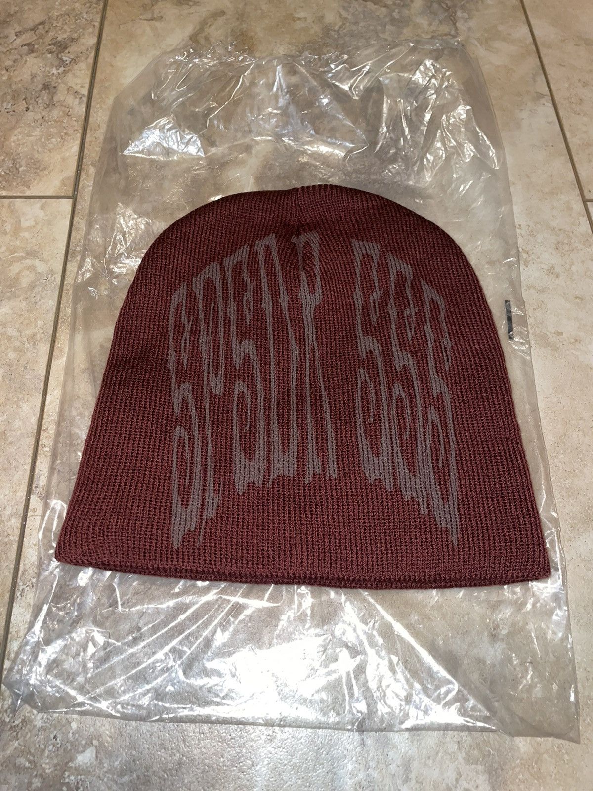 image of Sp5Der Longlegs Spider Worldwide Beanie Maroon , Men's