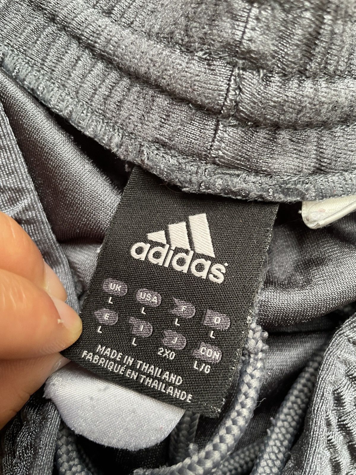 Adidas VTG 00’s Adidas Y2K Basketball Baggy Shorts Shiny Gray Large Size US 34 / EU 50 - 5 Thumbnail
