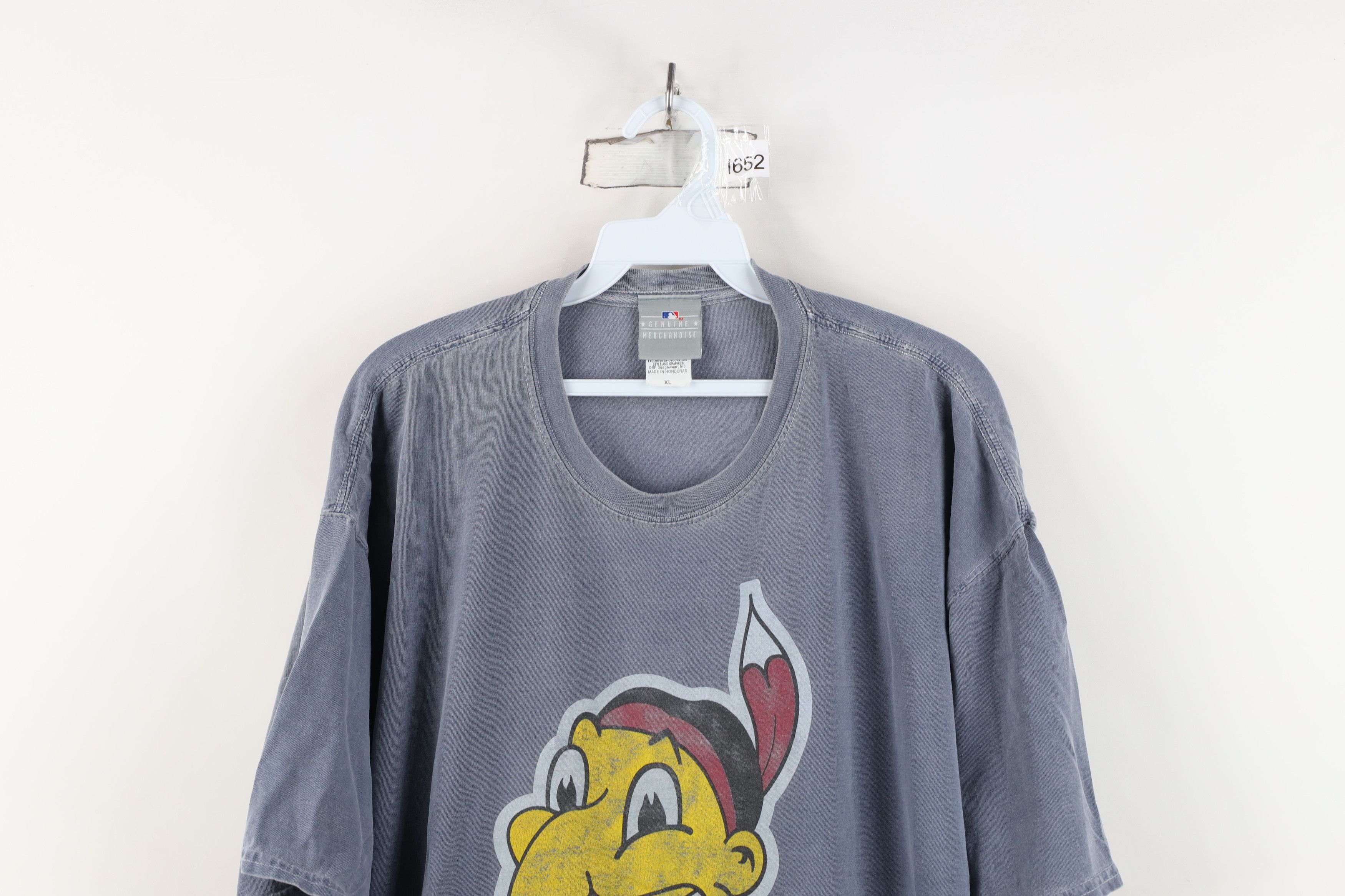 Vintage Vintage Y2K Chief Wahoo Cleveland Indians Baseball T-Shirt Size US XL / EU 56 / 4 - 2 Thumbnail