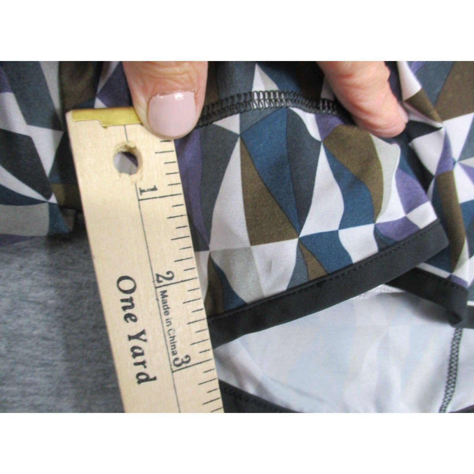 Lululemon Lululemon Hotty Hot High-Rise Lined Short 3" Multicolor Geometric 6 Running Size 28" / US 6 / IT 42 - 6 Thumbnail