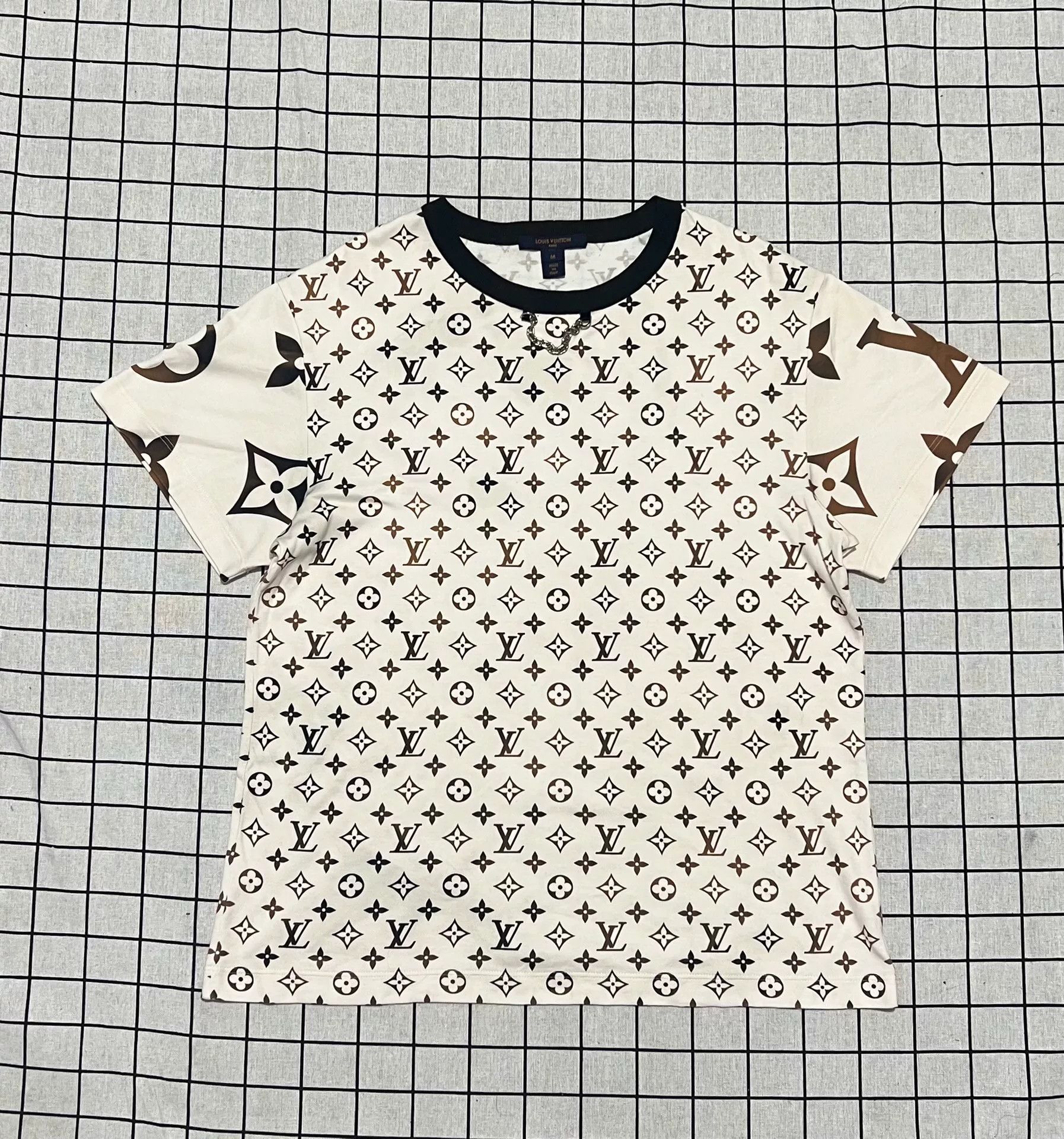 Louis Vuitton Louis Vuitton Limited Gradient Multi T-Shirt m Men Size US M / EU 48-50 / 2 - 1 Thumbnail