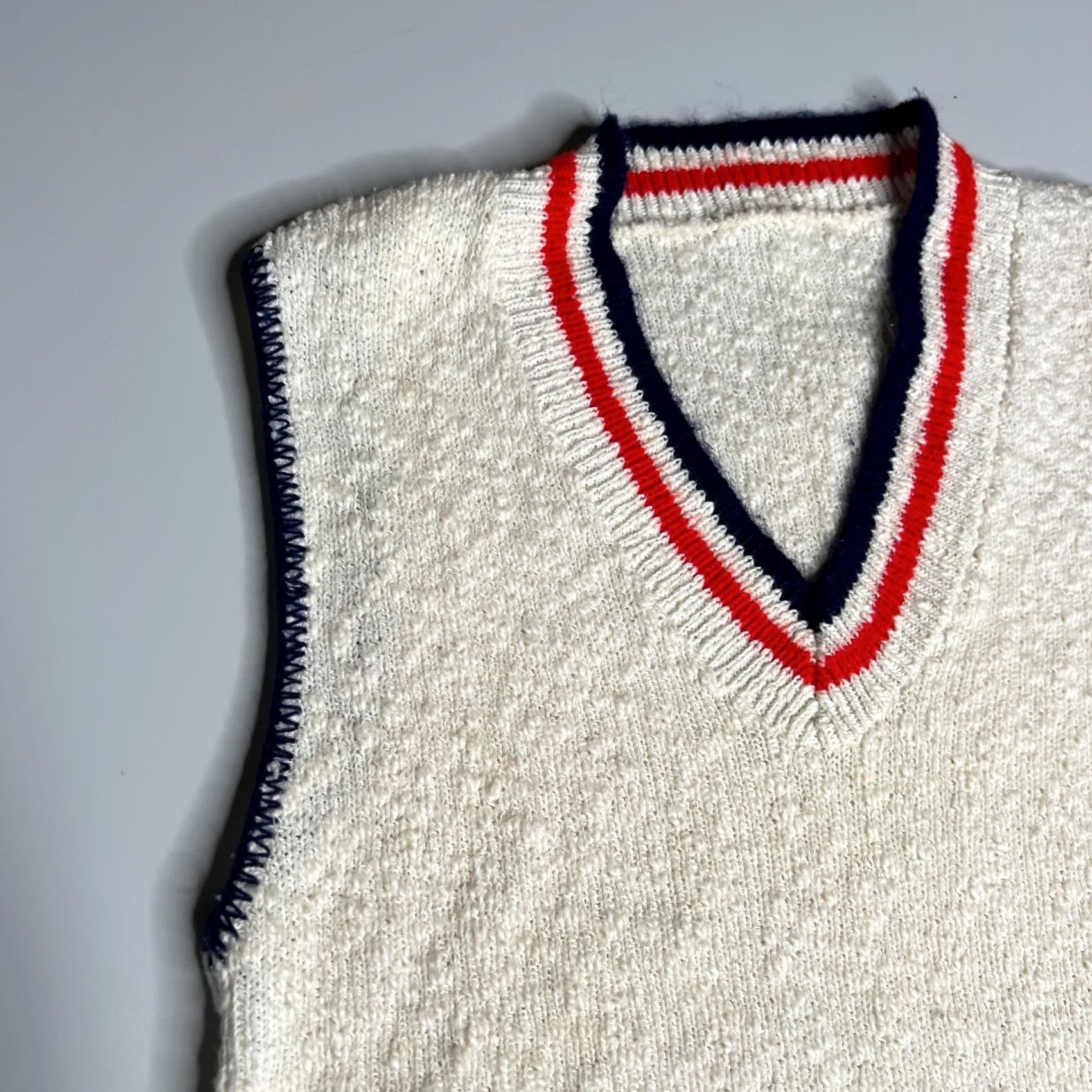 Vintage VINTAGE Knit Sweater Vest Size M White Red Navy Women’s 80s Size M / US 6-8 / IT 42-44 - 7 Thumbnail