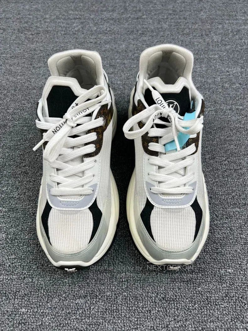 Louis Vuitton Louis Vuitton Run55 Sneakers White Black. Size US 5.5 / EU 38 - 3 Thumbnail
