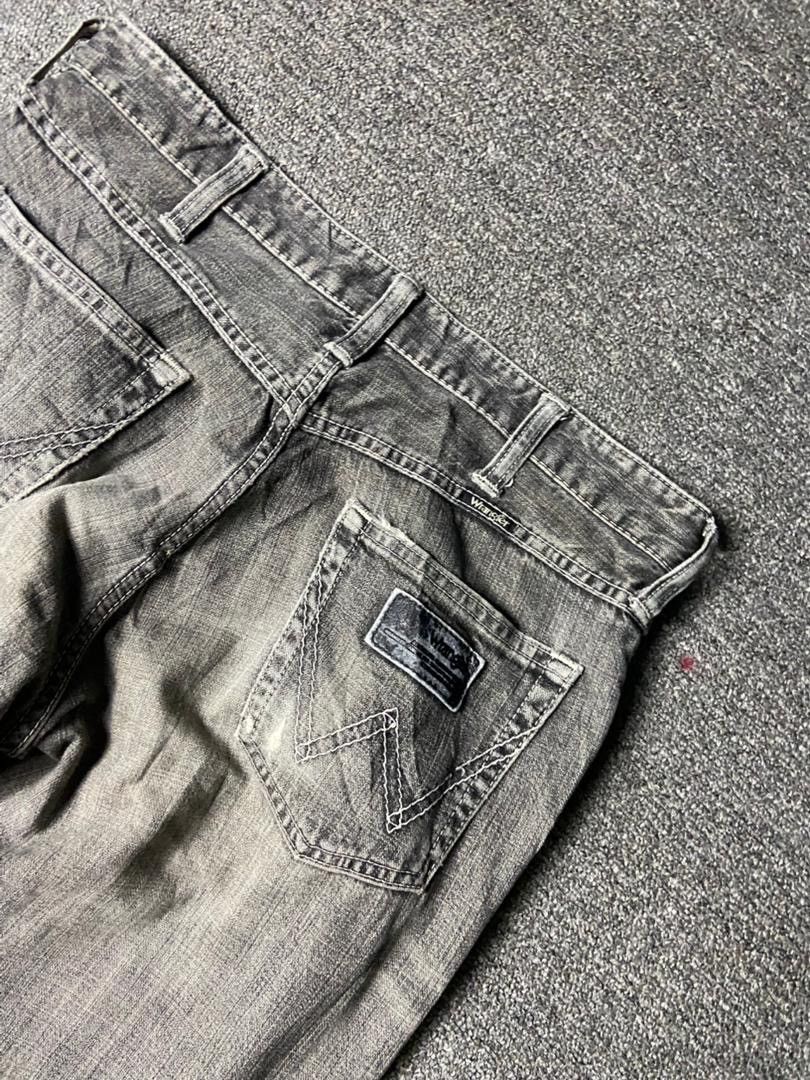 Wrangler Wrangler Classic Distressed Denim Jeans (162) Size US 32 / EU 48 - 7 Thumbnail