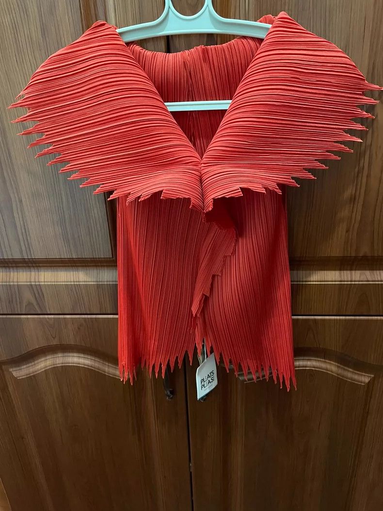 Issey Miyake Issey Miyake size::3 Red irregular-shaped jacket Size S / US 4 / IT 40 - 1 Thumbnail