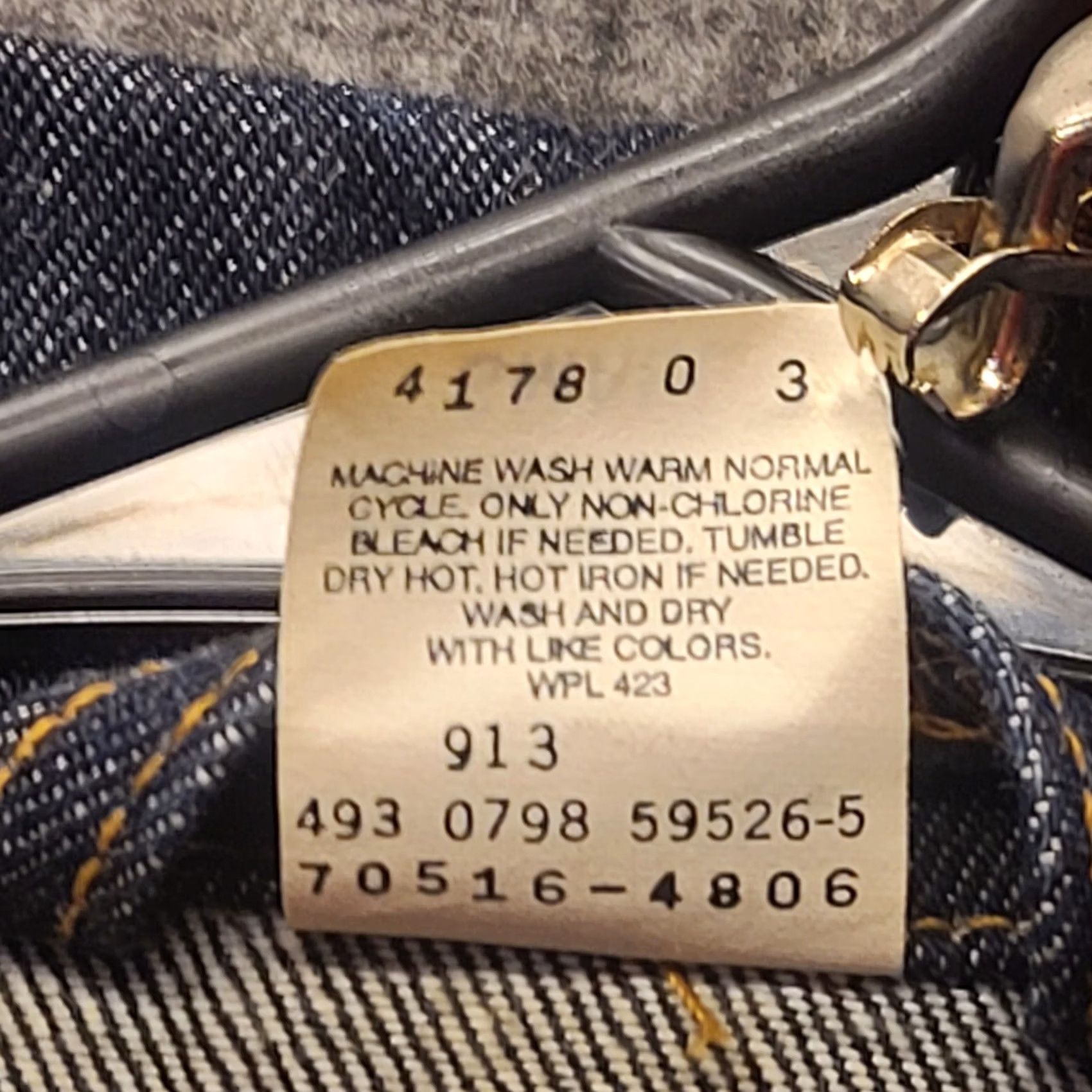 Levi's VINTAGE Levi's Trucker Jacket Womens Small 70516-4806 Denim Blue Long Sleeve Button Cotton 80s 90s Retro Fits Regular Womens Jacket Size S / US 4 / IT 40 - 4 Thumbnail