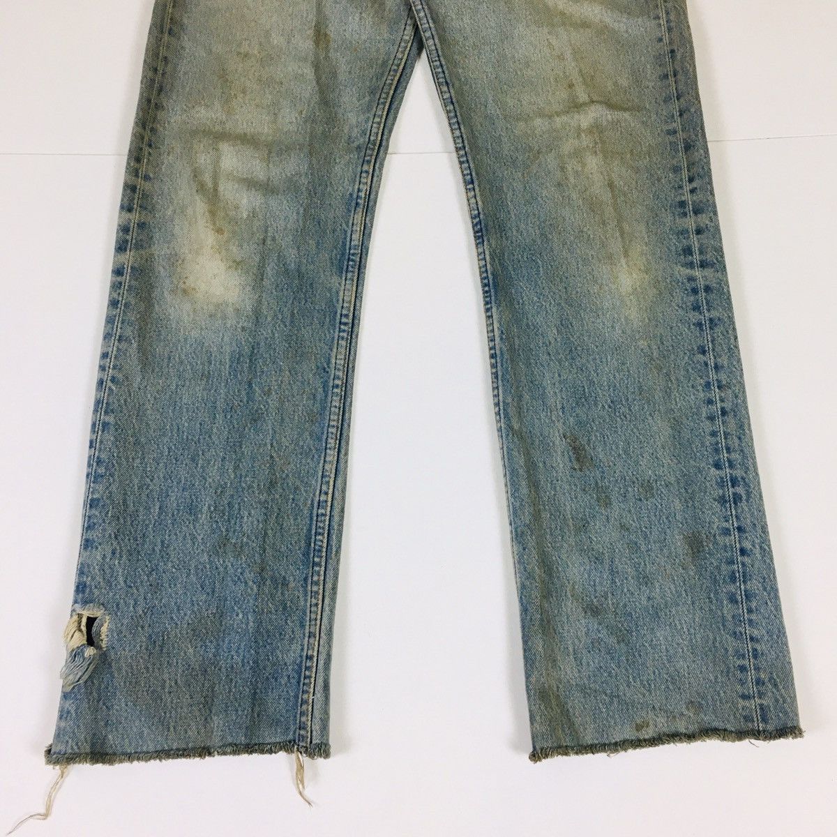 Levi's Vintage Levi’s 501 Distress Made in USA Size US 34 / EU 50 - 2 Thumbnail
