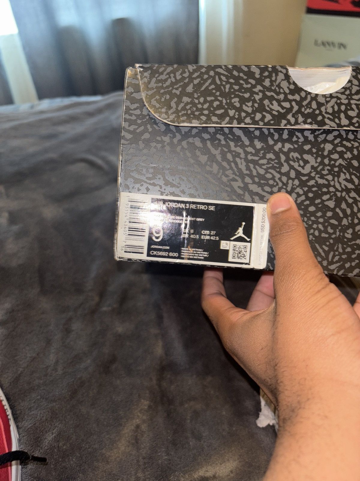 Jordan Brand Air Jordan 3 Retro SE “Red Cement” Size US 9 / EU 42 - 7 Thumbnail