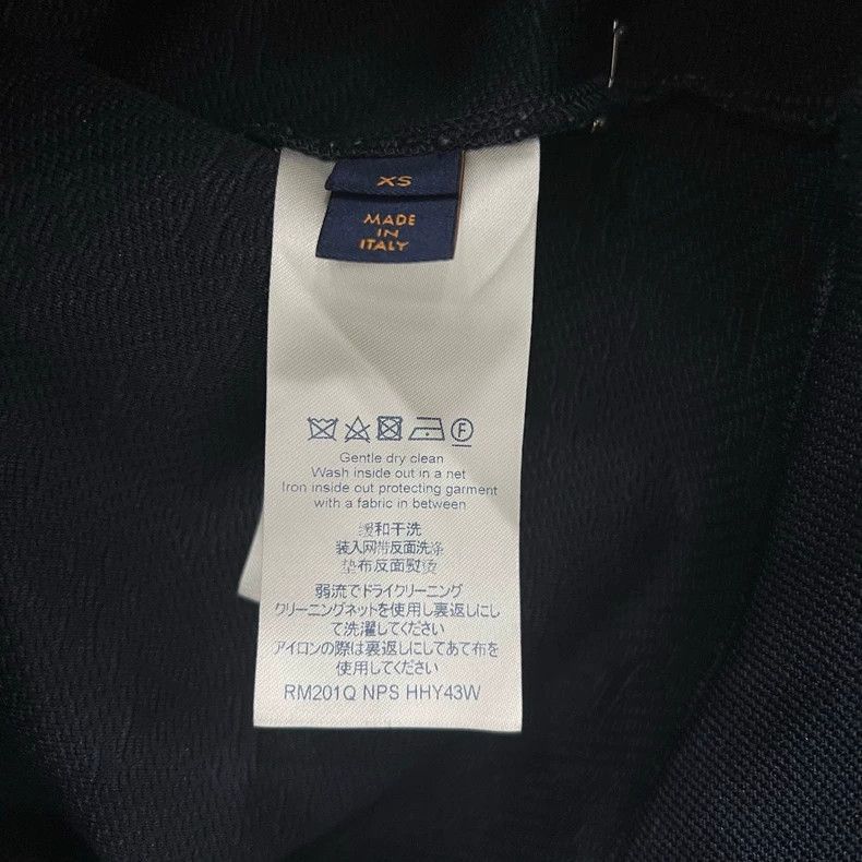 Louis Vuitton Louis Vuitton Louis Vuitton Embossed Logo Jacket Size XS-2 Size US XS / EU 42 / 0 - 6 Thumbnail