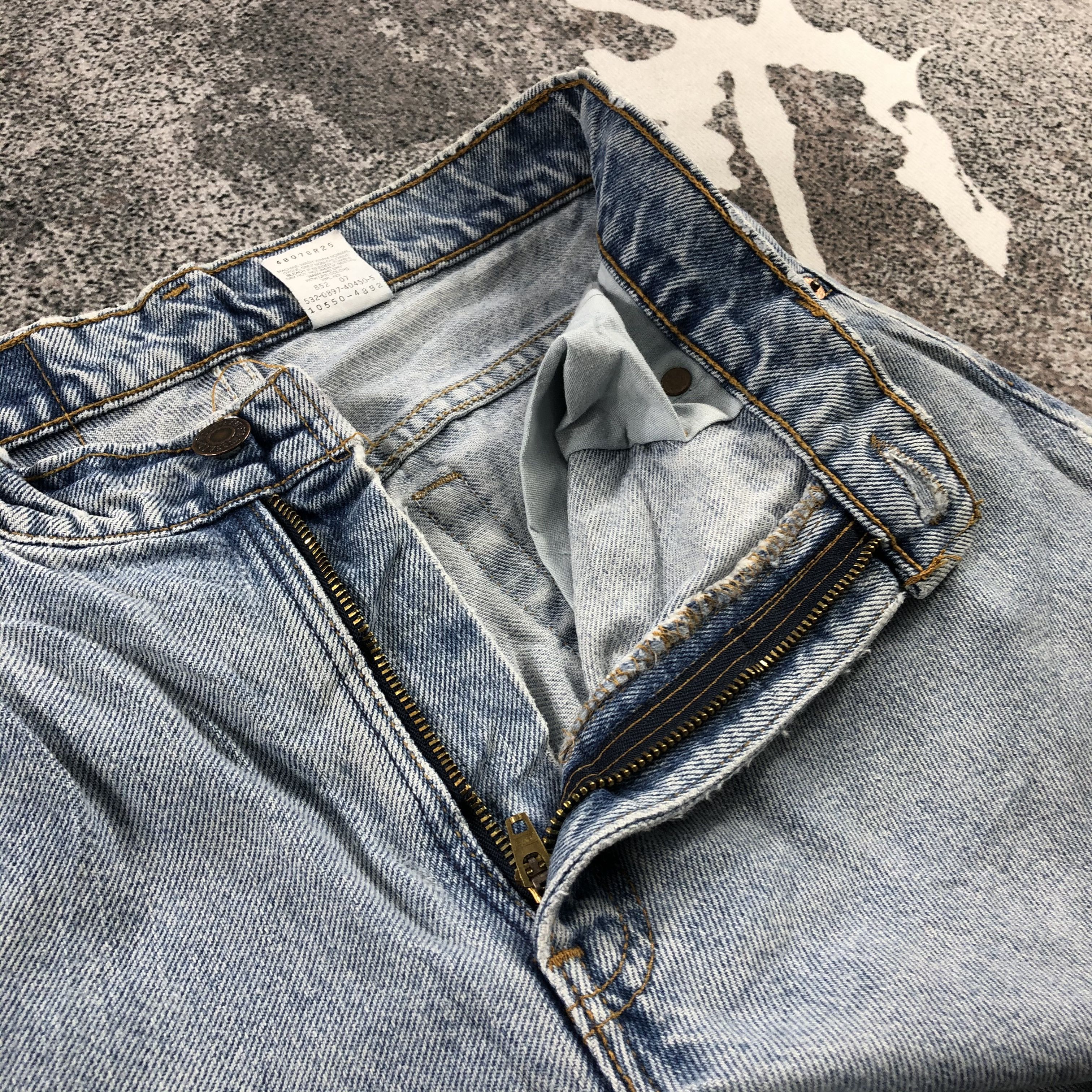 Levi's Vintage 90s Levis 550 Jeans Medium Wash Denim KJ846 Size US 29 - 9 Thumbnail