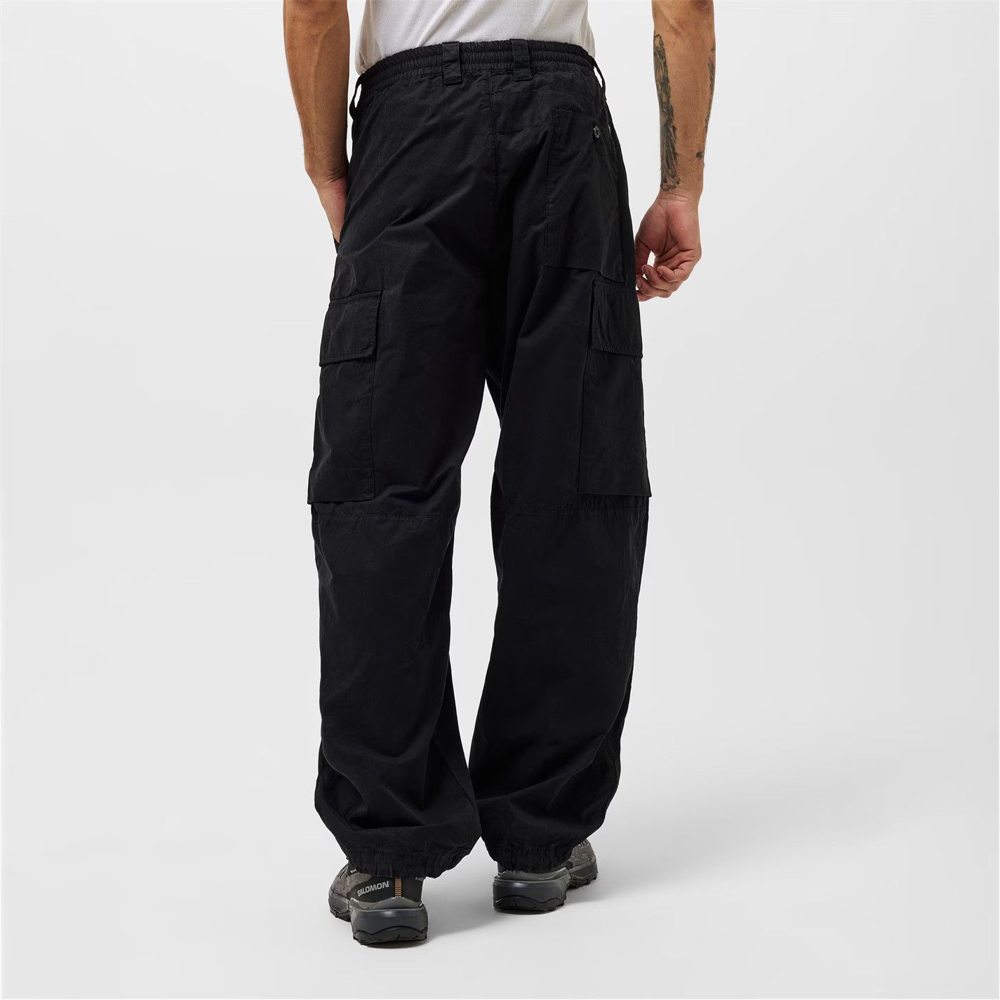C.P. Company o1g2r1mq0426 Cargo Trousers in Black Size US 32 / EU 48 - 4 Thumbnail