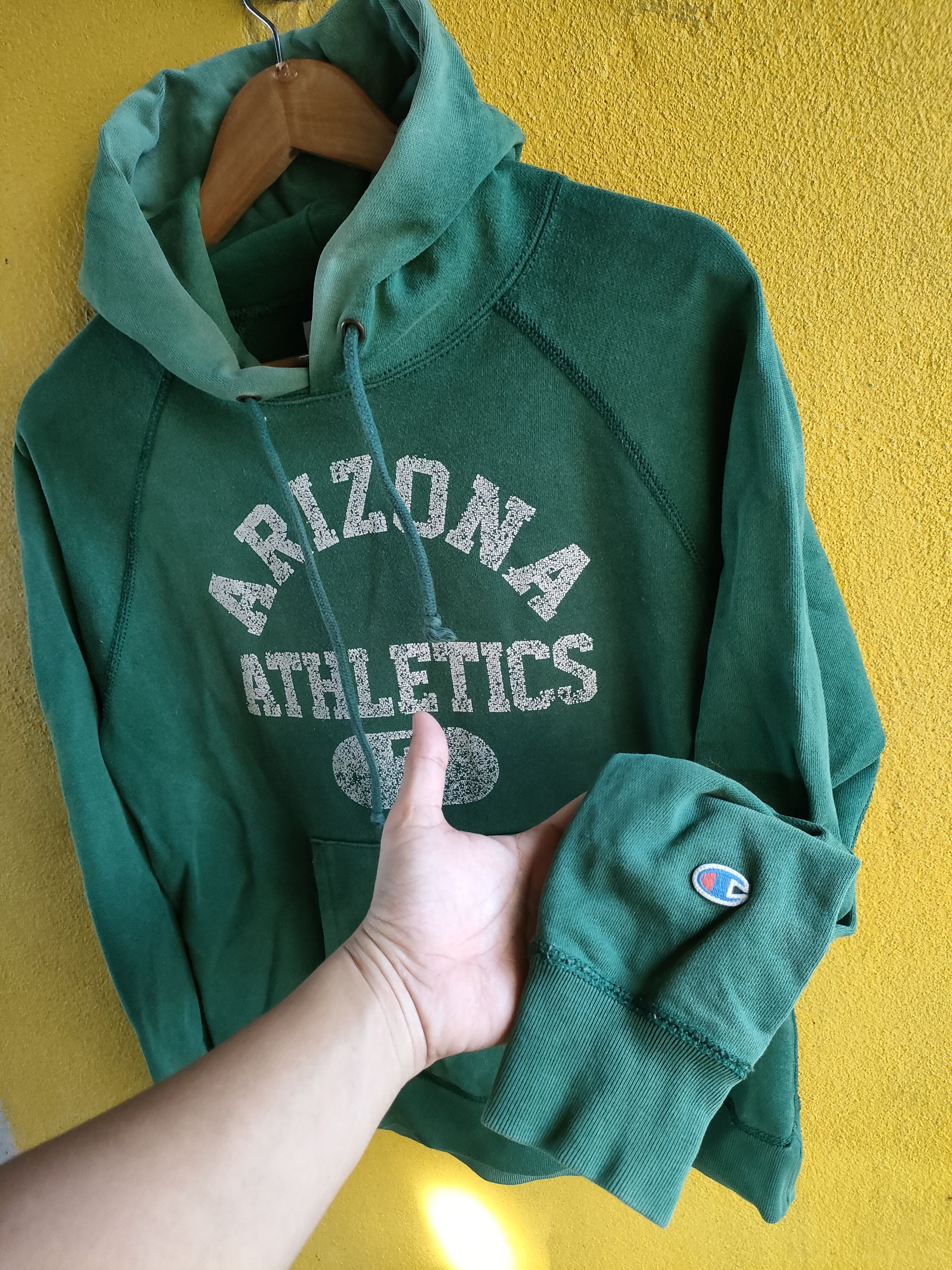 Champion × Vintage Vintage Distressed Champion Hoodie Size US M / EU 48-50 / 2 - 1 Thumbnail