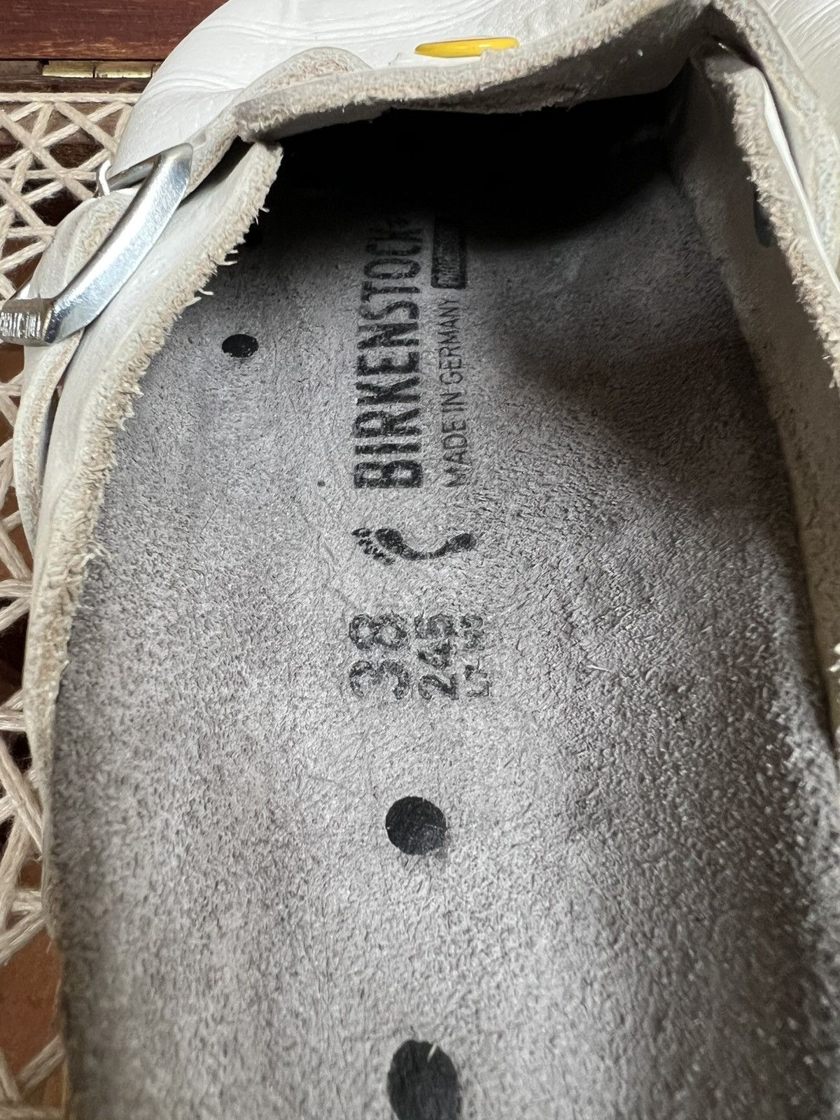 Birkenstock Birkenstock Leather Boston White Comfort Clogs EU 38 Size US 8 / IT 38 - 10 Thumbnail