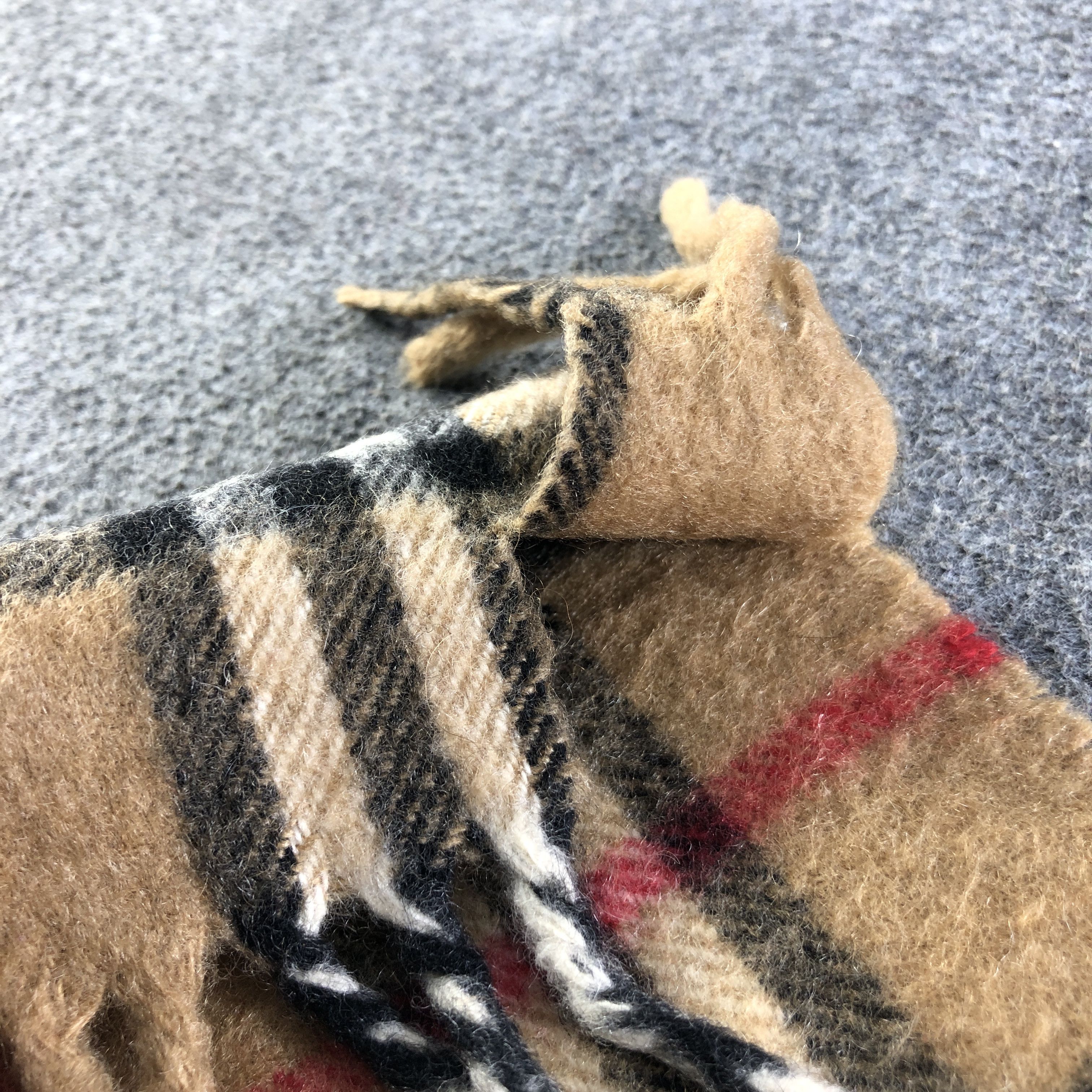 Burberry Burberrys Tan Nova Check Cashmere Scarf Muffler V2640 Size ONE SIZE - 10 Thumbnail