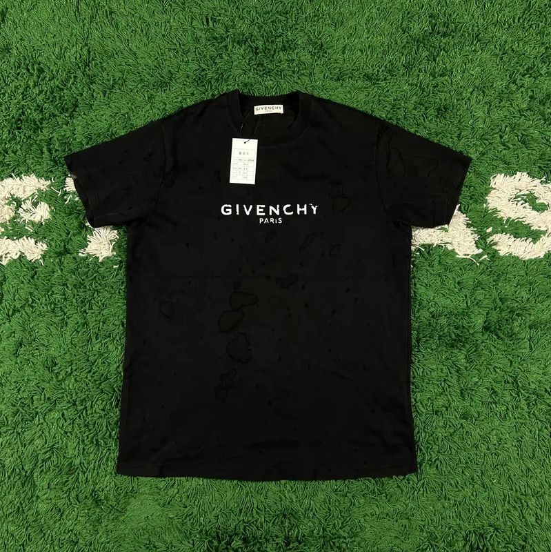 Givenchy Givenchy Black Men's T-Shirt in XXS Size 0089 Size US XXS / EU 40 - 1 Thumbnail