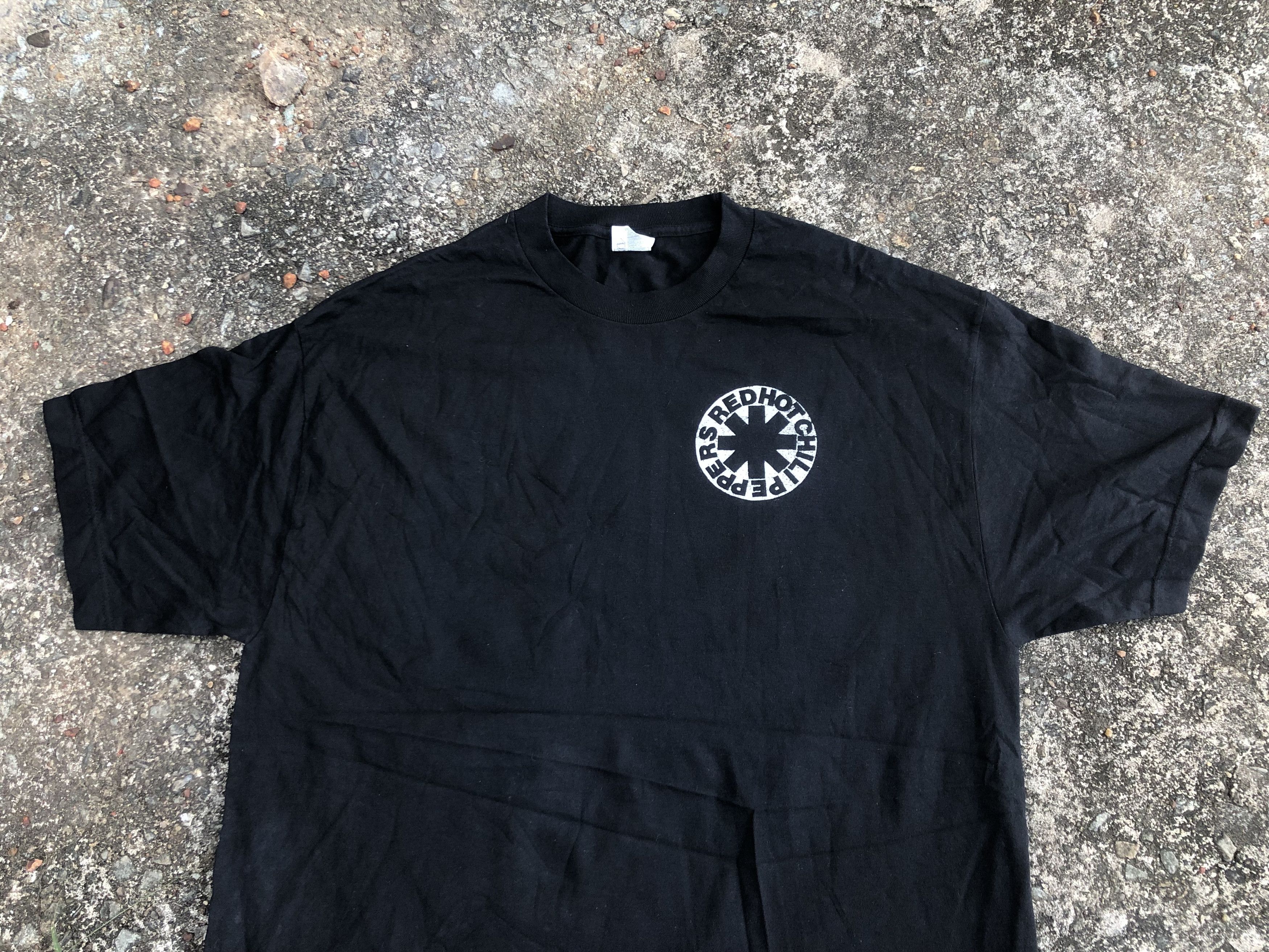 Band Tees 🔥Vtg Early 2000 RHCP RED HOT CHILI PEPPERS Band T-Shirt Size US XL / EU 56 / 4 - 3 Thumbnail