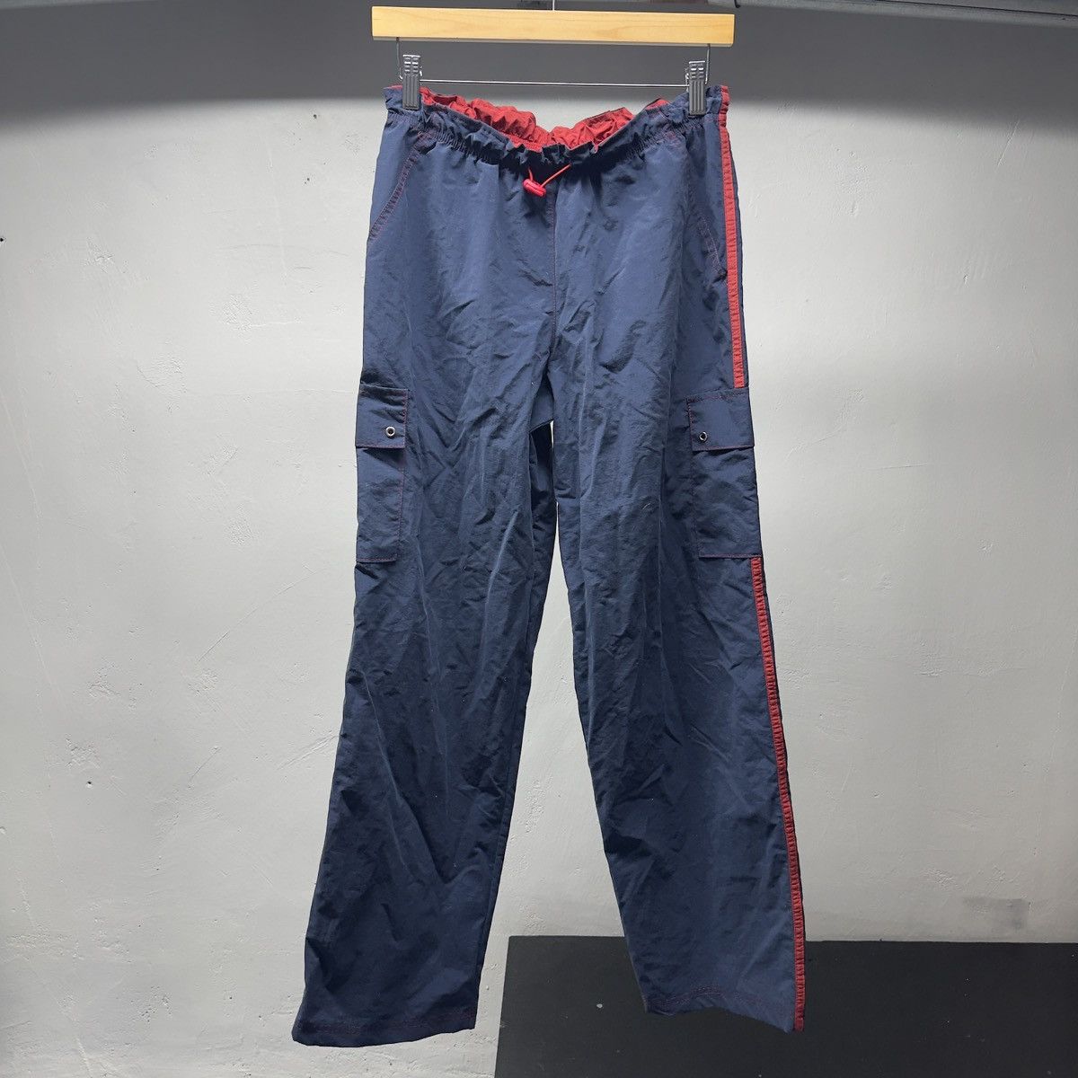 Vintage Vintage Navy Blue Red Nylon Cargo Pants Abercrombie Raimundo Size US 28 / EU 44 - 2 Thumbnail