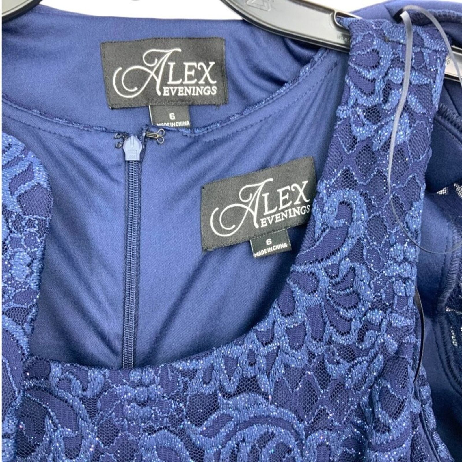 Alex Evenings Alex Evenings Embroidered Two-Piece Gown Navy Sz 6 NWT $229 Size S / US 4 / IT 40 - 5 Thumbnail