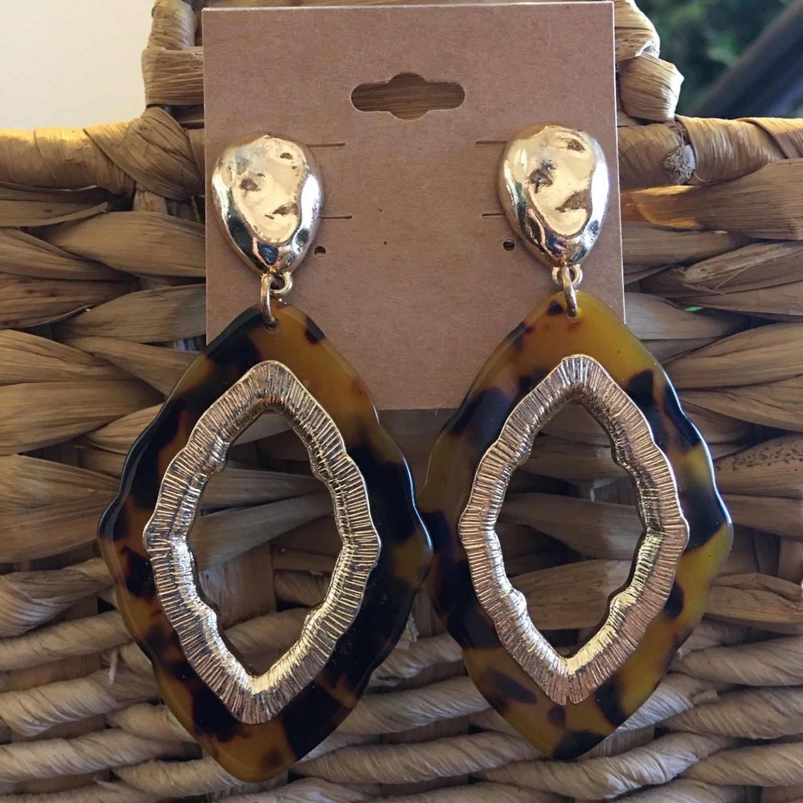 Jewelry Faux tortoise shiny gold tone statement earrings Size ONE SIZE - 5 Thumbnail