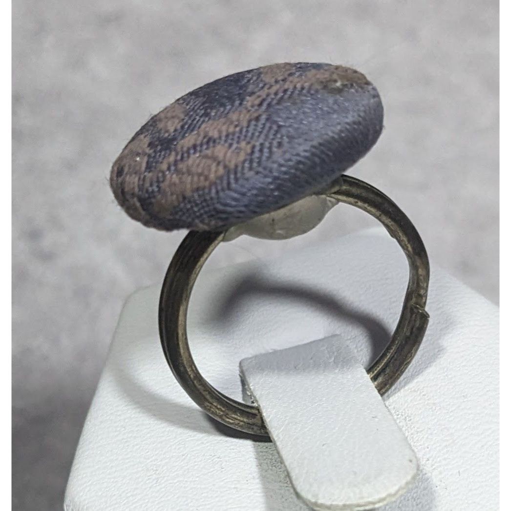 Other Upcycled Vintage Blue Fabric Floral Button Ring Size 6 1/2 Size ONE SIZE - 6 Thumbnail