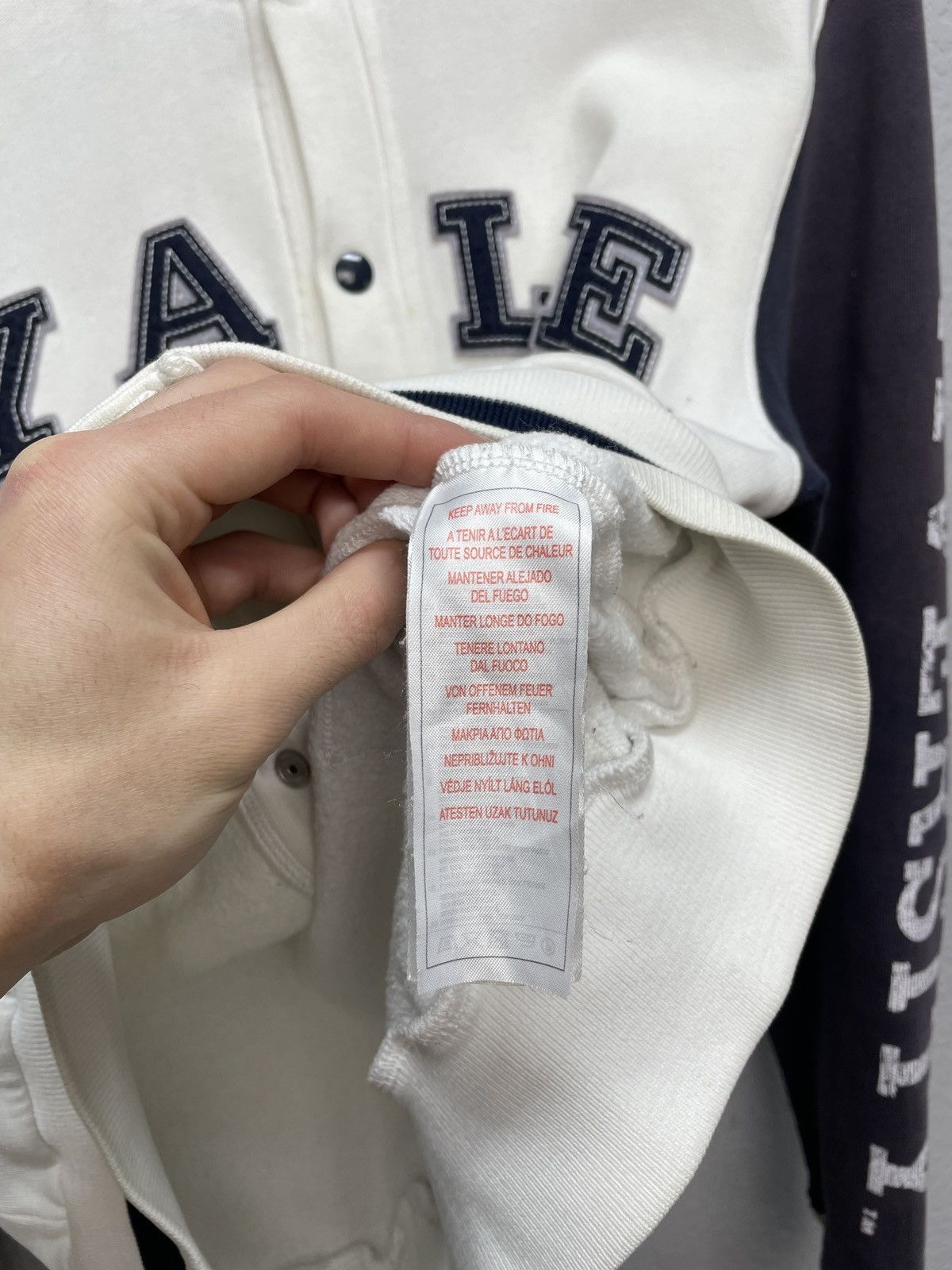 Vintage Vintage Y2K Yale University Boxy Fit Big Logo Zip Hoodie Size US M / EU 48-50 / 2 - 15 Thumbnail