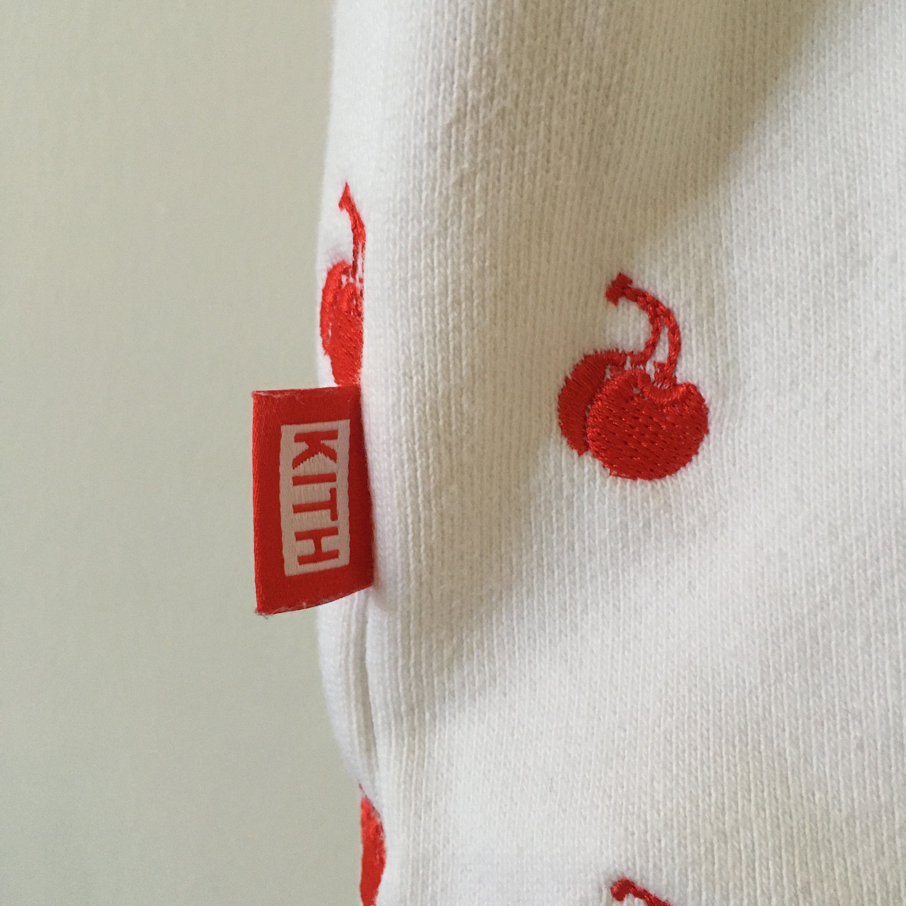 Coca Cola × Kith Kith x Coca-Cola Cherries Hoodie F/F Size US M / EU 48-50 / 2 - 4 Thumbnail
