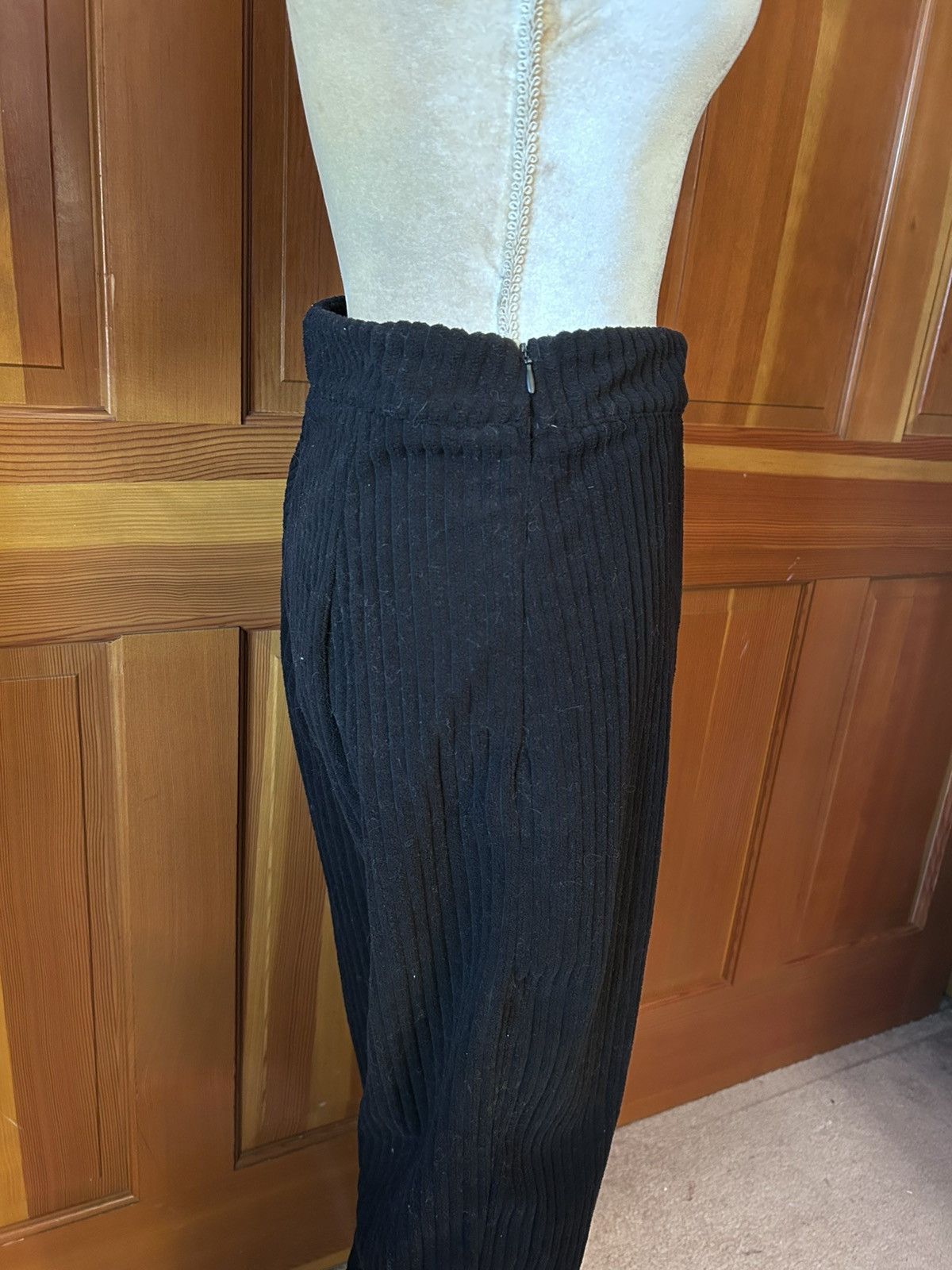 Designer × Other NWT, Lavishly Paris Women’s Ribbed Knit Wide Leg Pants. Size 28" / US 6 / IT 42 - 7 Thumbnail