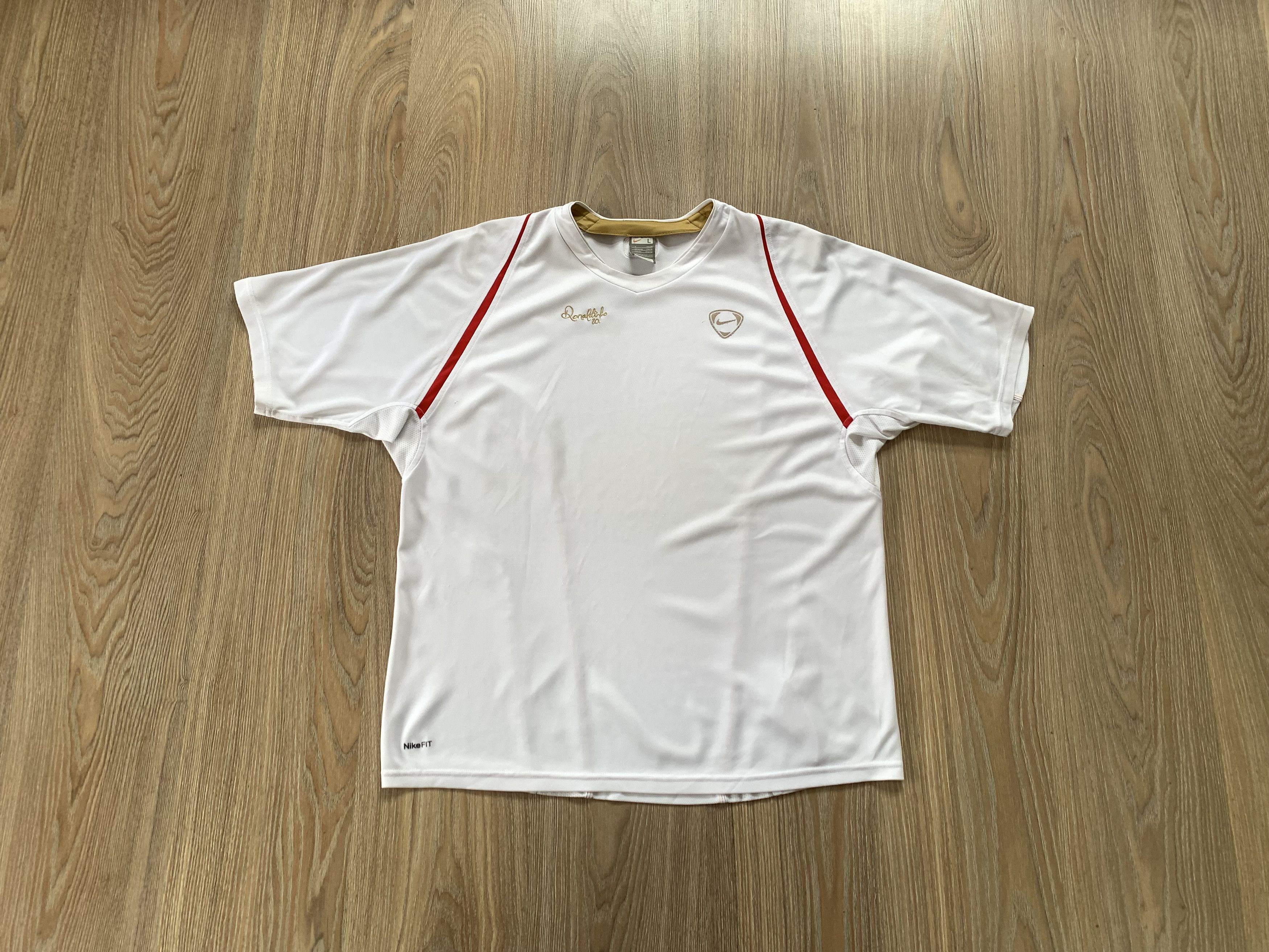 Vintage Nike Ronaldinho R10 White Soccer Jersey