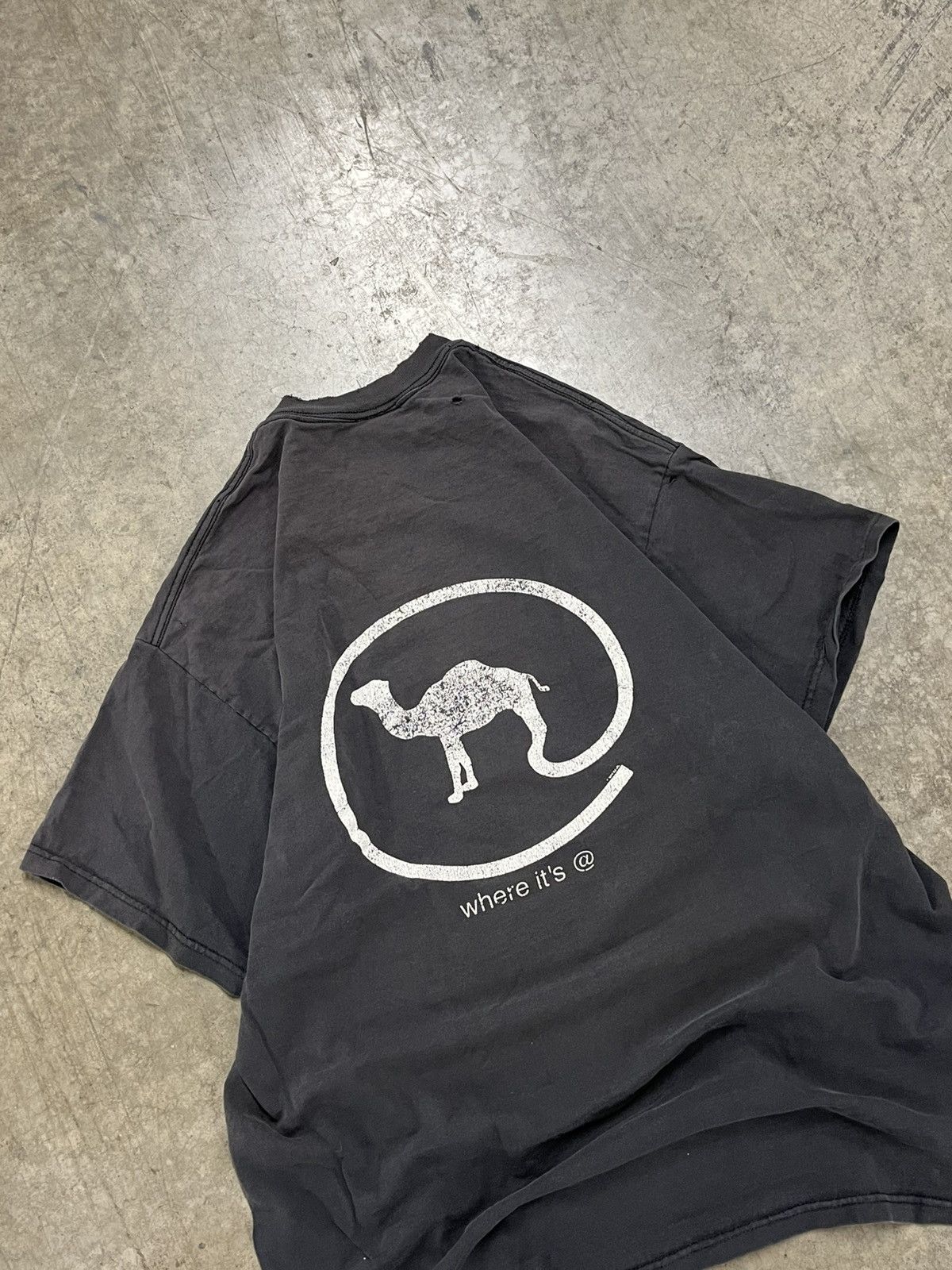 Camel × Japanese Brand × Vintage Vintage sun faded 90s camel cigarettes tee shirt rare Size US XL / EU 56 / 4 - 4 Thumbnail