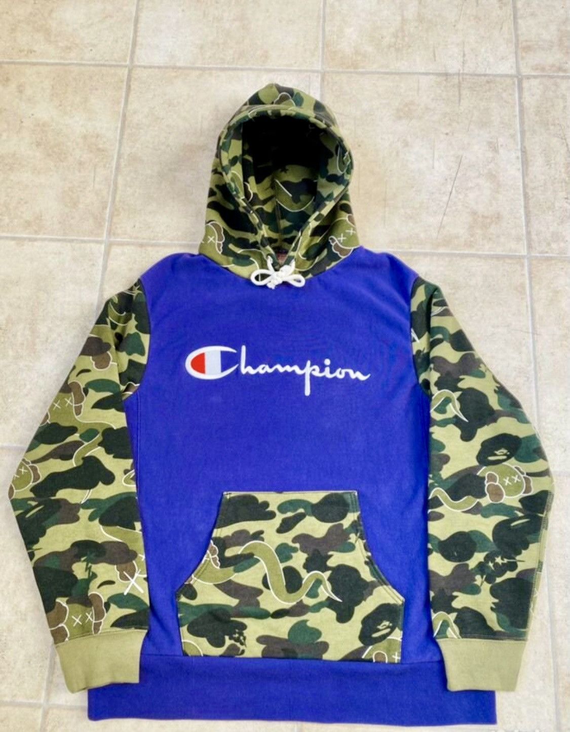 Bape × Champion × Kaws Camo Multi Custom Hoodie Nigo Undefeated Size US L / EU 52-54 / 3 - 1 Thumbnail