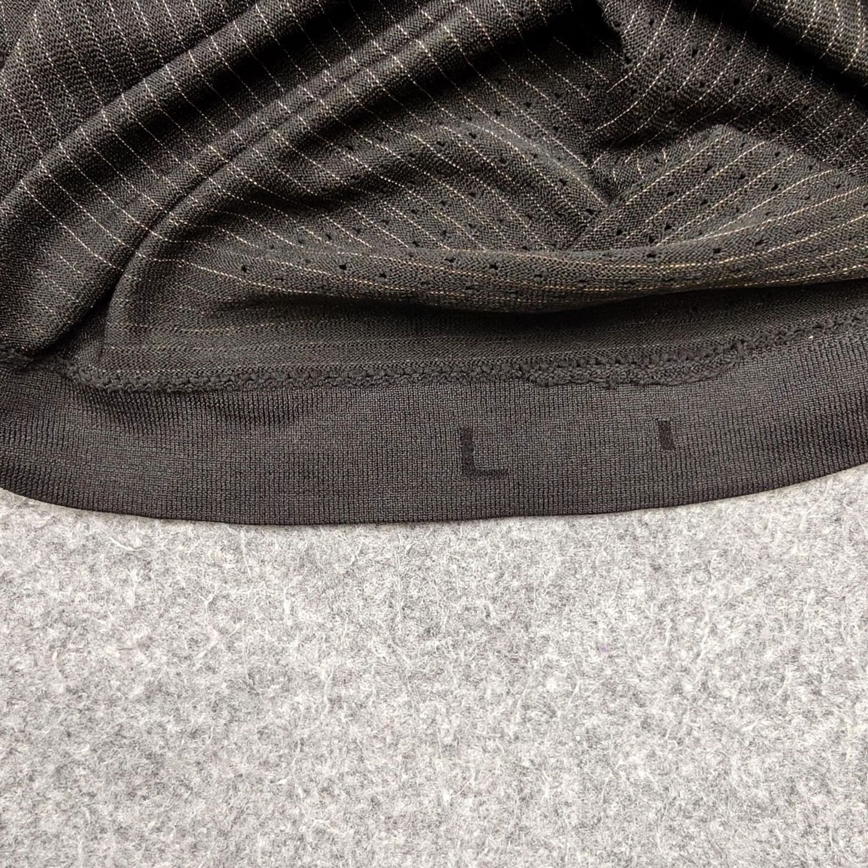 Lululemon Lululemon Metal Vent Tech Surge Shirt Mens Large Black 1/4 Zip Running Training Size US L / EU 52-54 / 3 - 6 Thumbnail