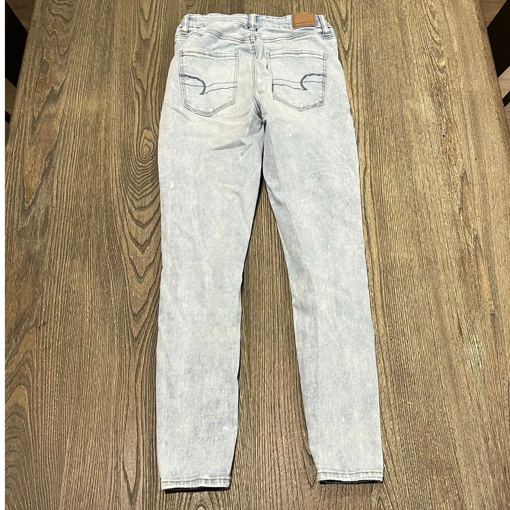 American Eagle Outfitters American Eagle Curvy Hi-Rise Jegging Distressed Blue Size 2 Size 26" / US 2 / IT 38 - 7 Thumbnail