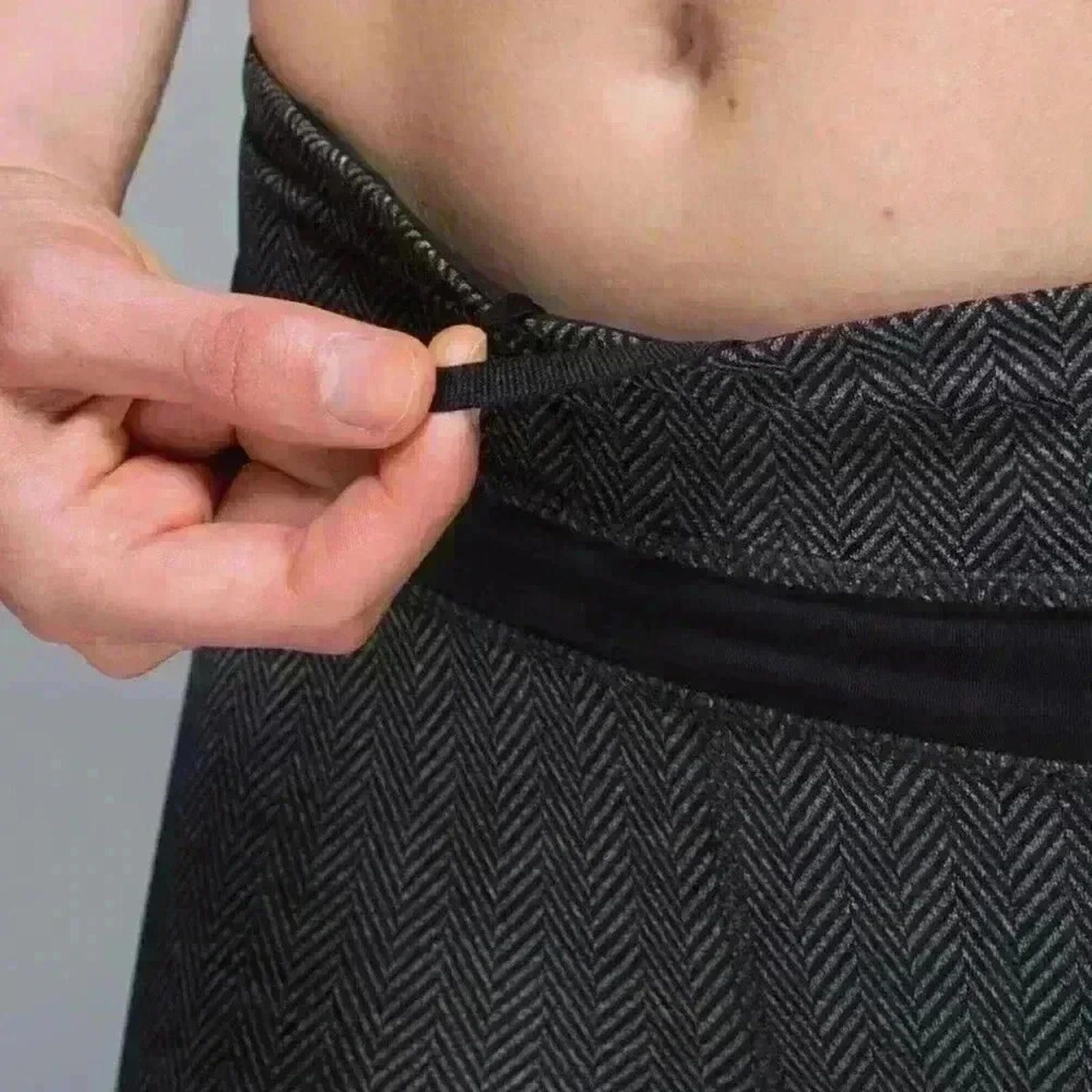 Lululemon Lululemon - Luxtreme Herringbone in Heathered Black - Size 6 Size 28" / US 6 / IT 42 - 2 Thumbnail