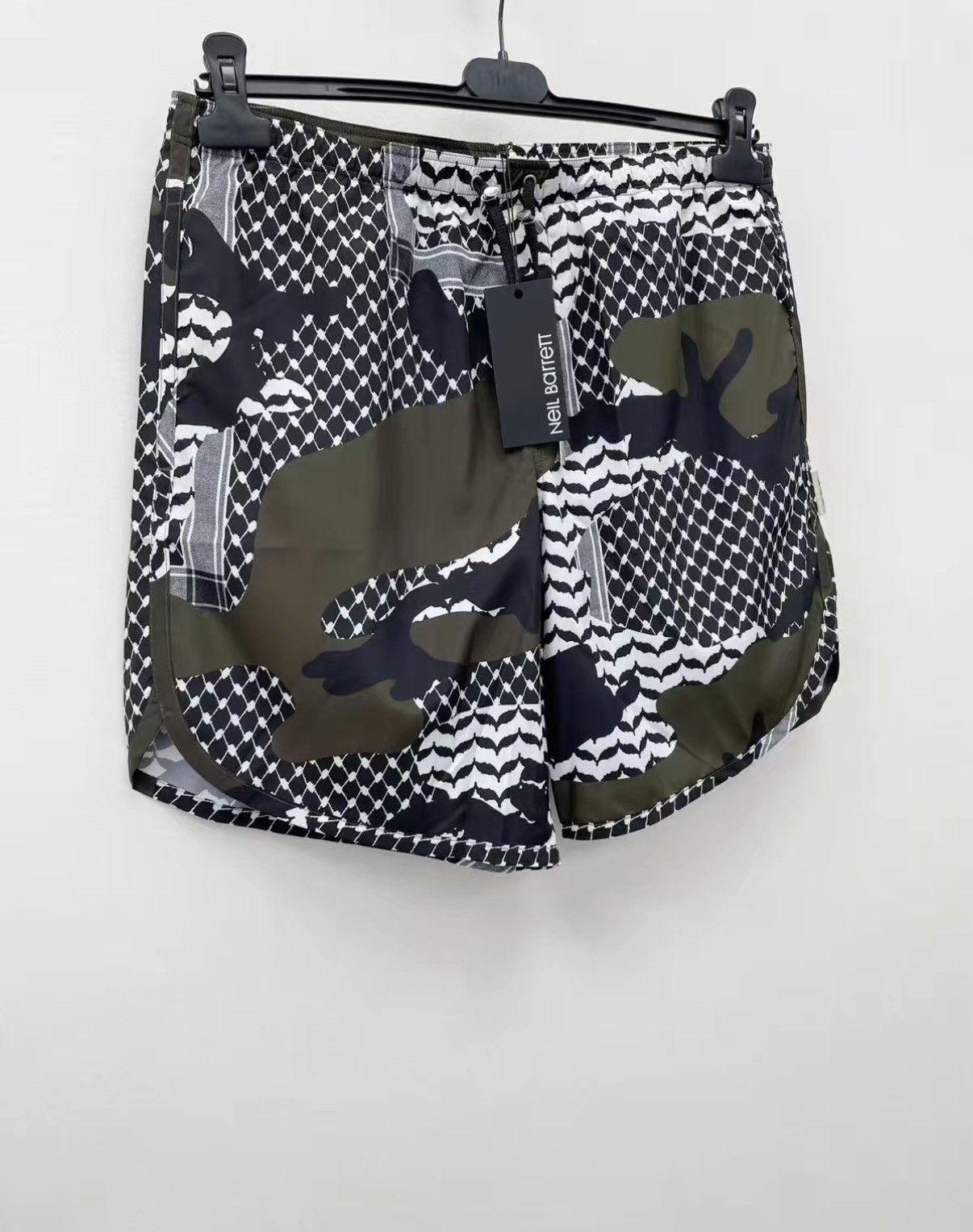 Neil Barrett Neil Barrett Drawstring Shorts J30 Size US 34 / EU 50 - 2 Thumbnail