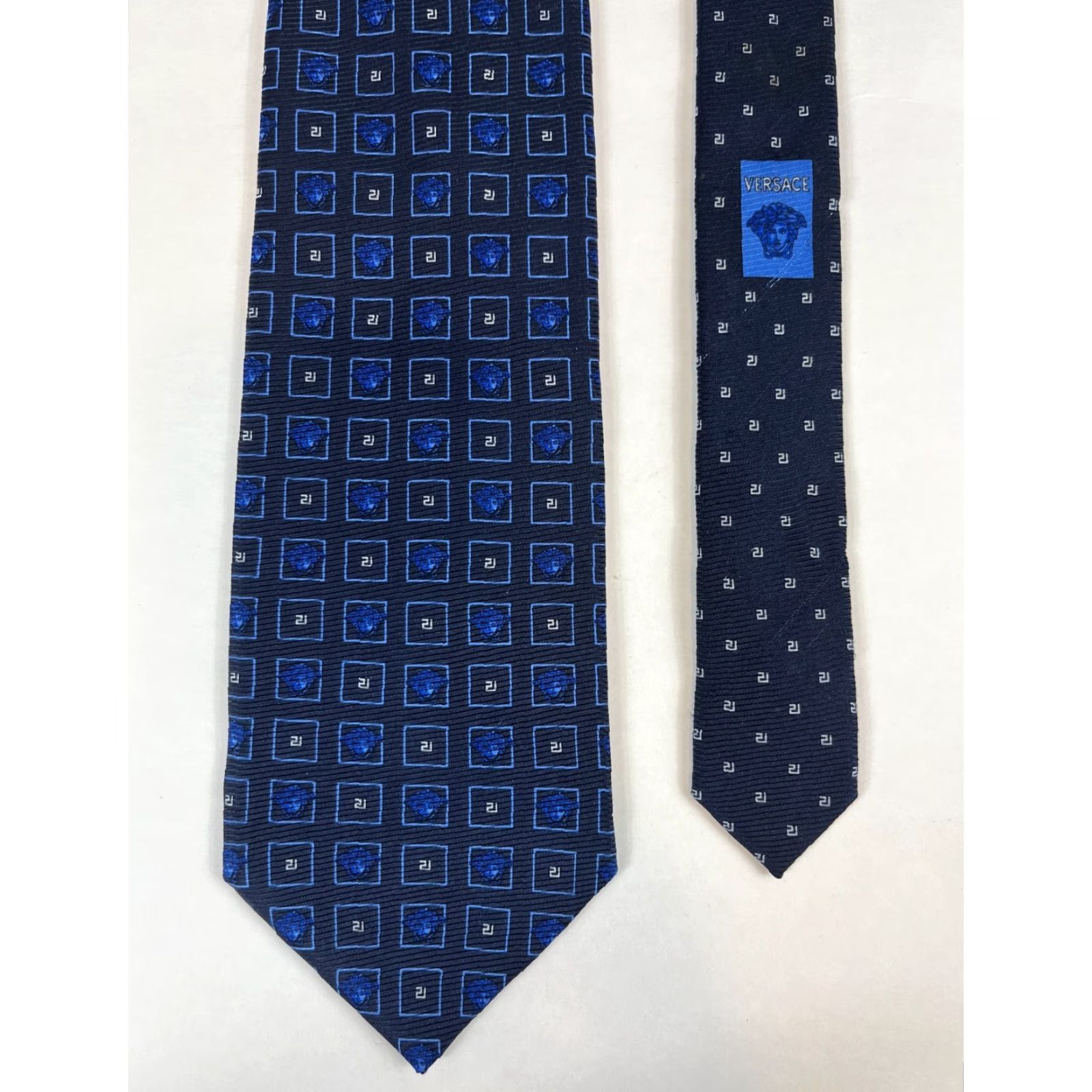 Versace VINTAGE Versace Men's Silk Tie Geometric Navy 58.75" Length 3.5" Width Made in Italy Mens Size ONE SIZE - 5 Thumbnail