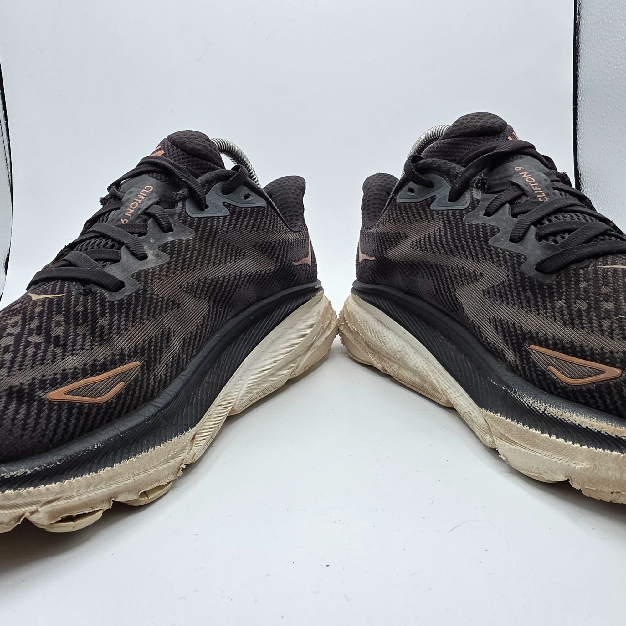 Hoka Hoka One One Clifton 9 Womens Size 8 B Black Athletic Shoe Size US 8 / IT 38 - 2 Thumbnail
