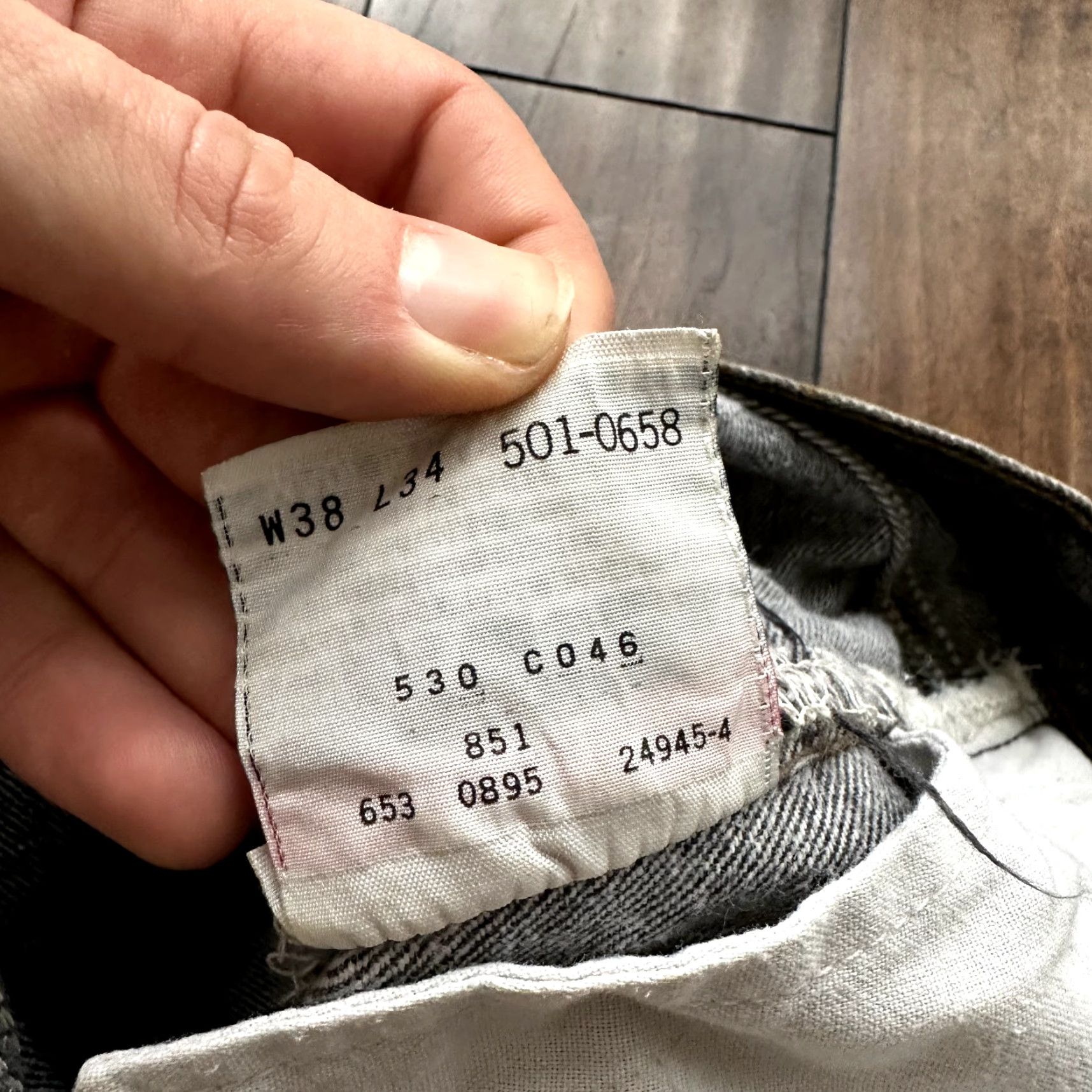 Levi's VINTAGE Levi's 501 Jeans 90s Black Gray Button Fly Adult 38x34 Classic Straight Fit Mens Size US 38 / EU 54 - 3 Thumbnail