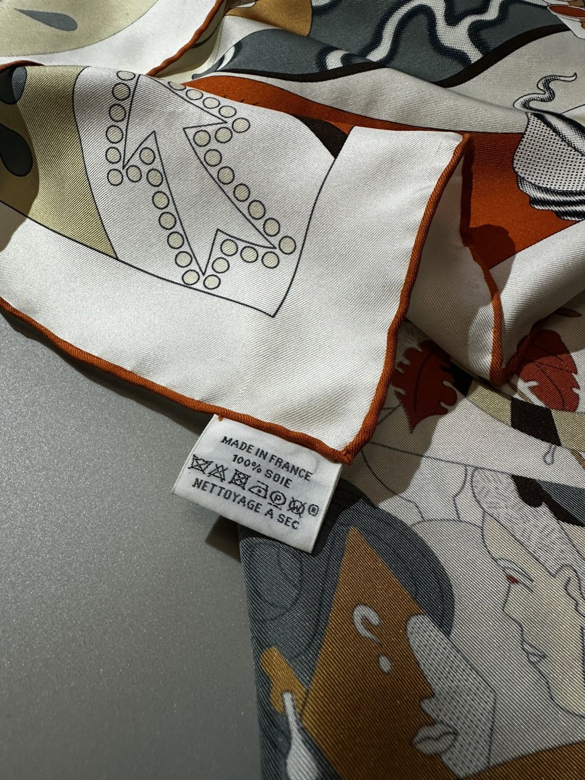 Hermes Authentic HERMES ScarfCarre 90 CA DECOIFFE 100% Silk Japan Size ONE SIZE - 12 Thumbnail