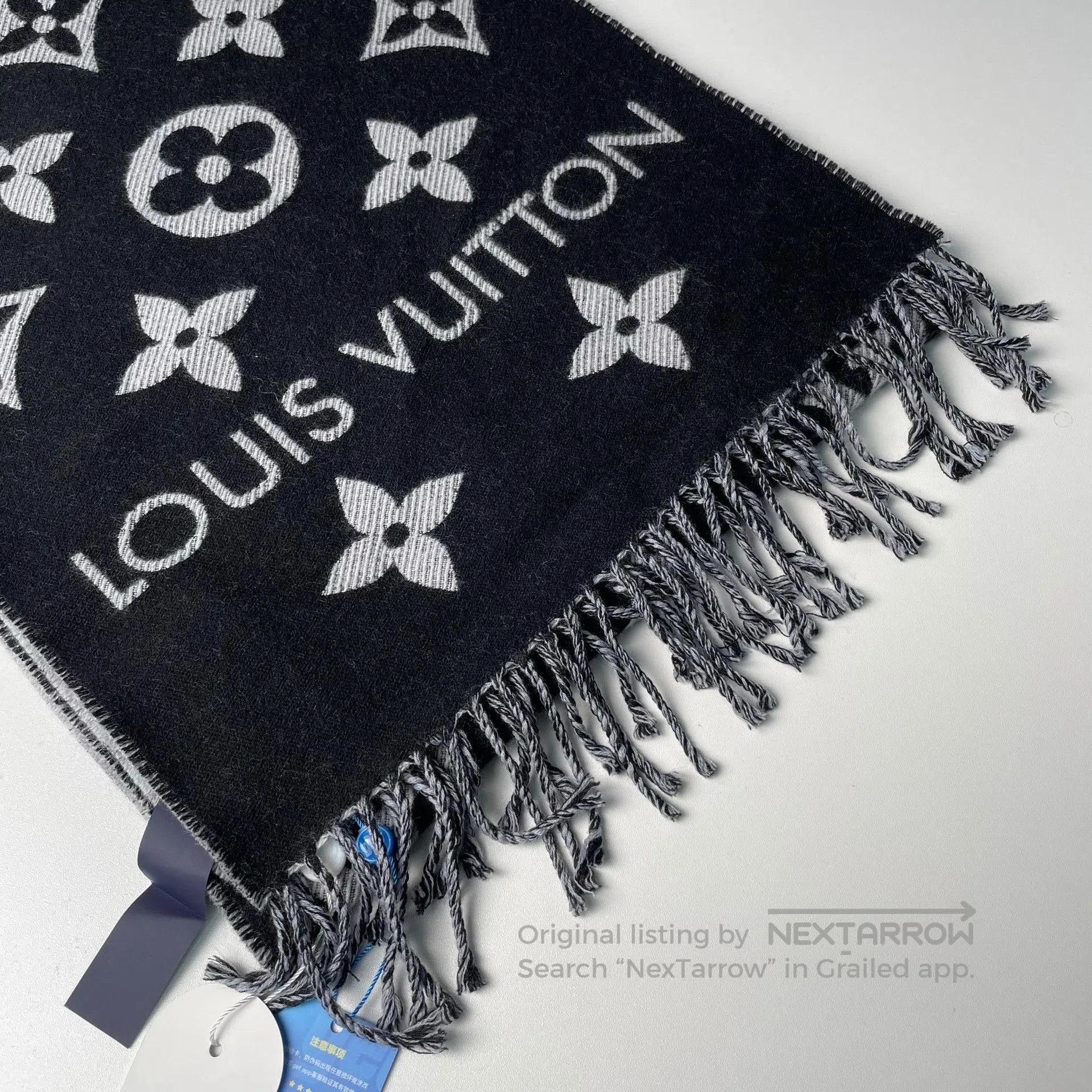 Louis Vuitton Louis Vuitton Double-Faced Wool Scarf in Black and Gray| Size ONE SIZE - 3 Thumbnail