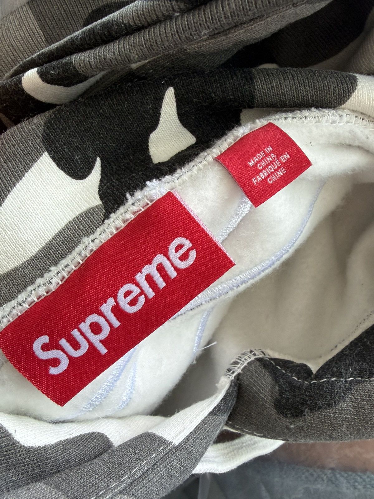 Supreme LARGE Supreme Snow Camo Satin Applique Hooded Sweatshirt NEW Size US L / EU 52-54 / 3 - 5 Thumbnail