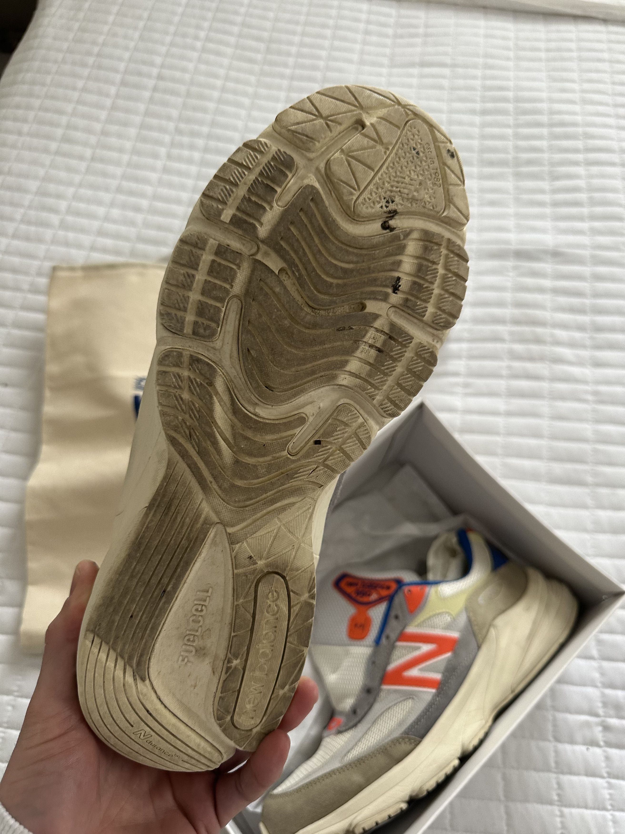 Kith × New Balance New Balance Kith x Madison Square Garden 990v6 NY KNICKS Size US 11.5 / EU 44-45 - 8 Thumbnail