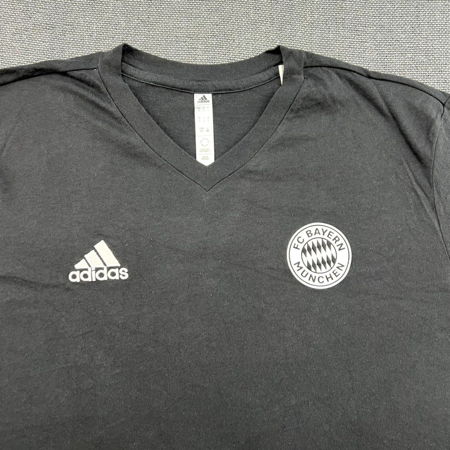 Adidas adidas Bayern Munich 2022 Football Fan Jersey Mens Large Football Shirt Black Size US L / EU 52-54 / 3 - 4 Thumbnail