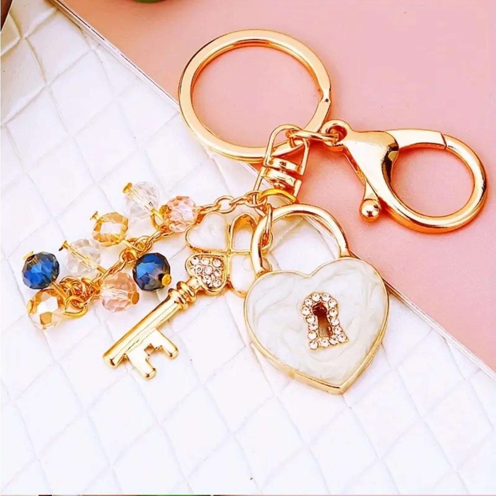 Designer Gold and White Heart Keychain with Charms NWT Size ONE SIZE - 2 Thumbnail