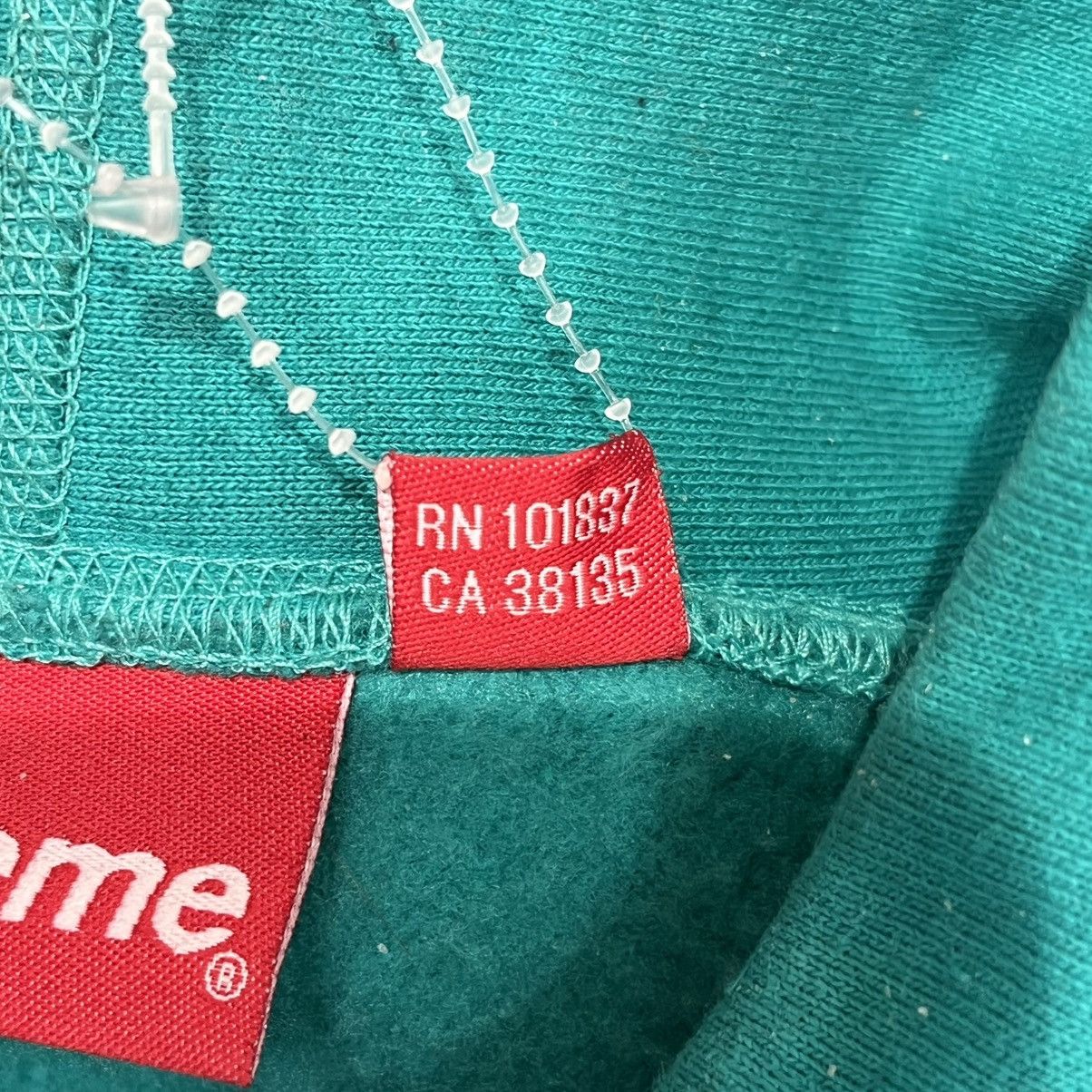 Supreme Supreme Small Box Hooded Sweatshirt (FW22) Size US M / EU 48-50 / 2 - 6 Thumbnail