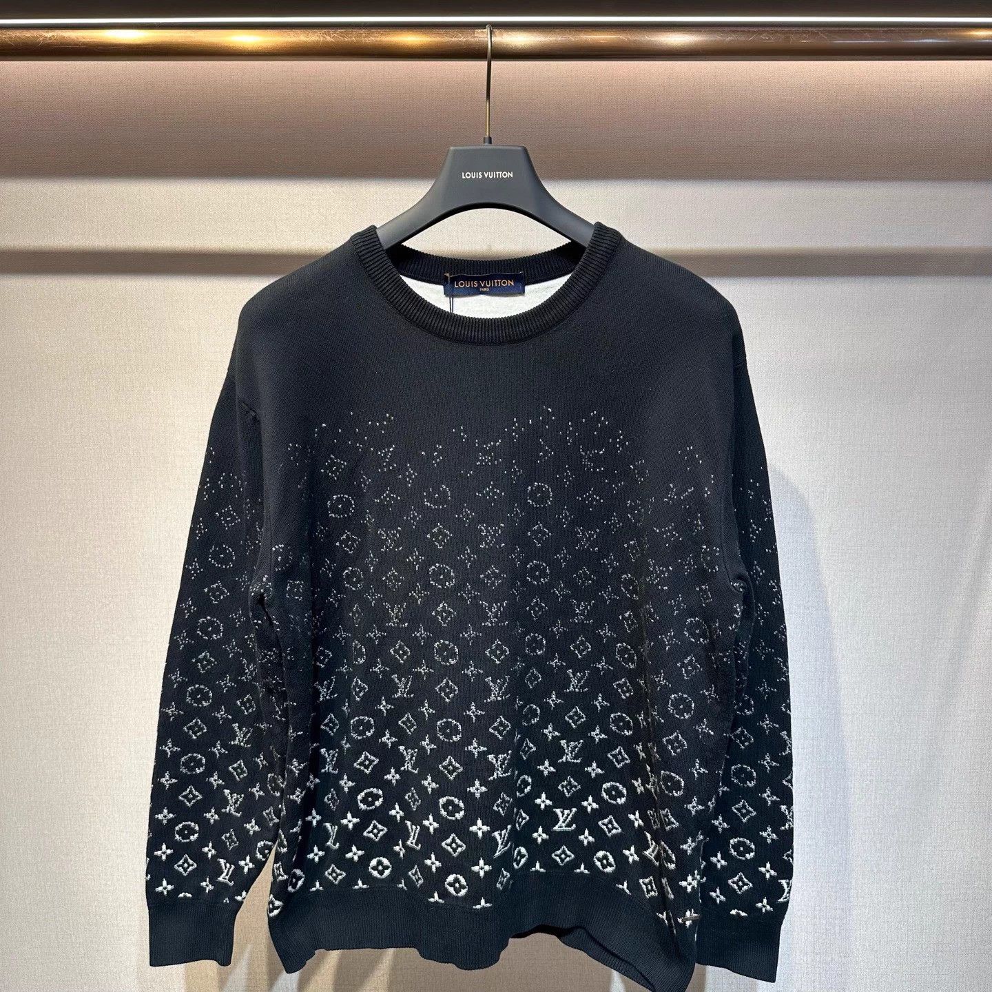 Louis Vuitton LV black gradient all-over monogram knit sweater M Size US M / EU 48-50 / 2 - 1 Thumbnail