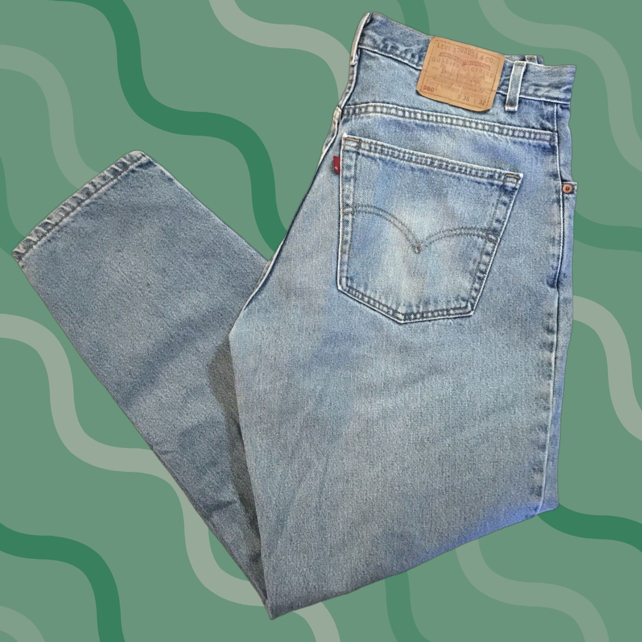 Levi's VINTAGE Levi's 560 Tapered Jeans Denim Made in USA 90s Light Wash 36 x 32 Mens Size US 36 / EU 52 - 1 Thumbnail